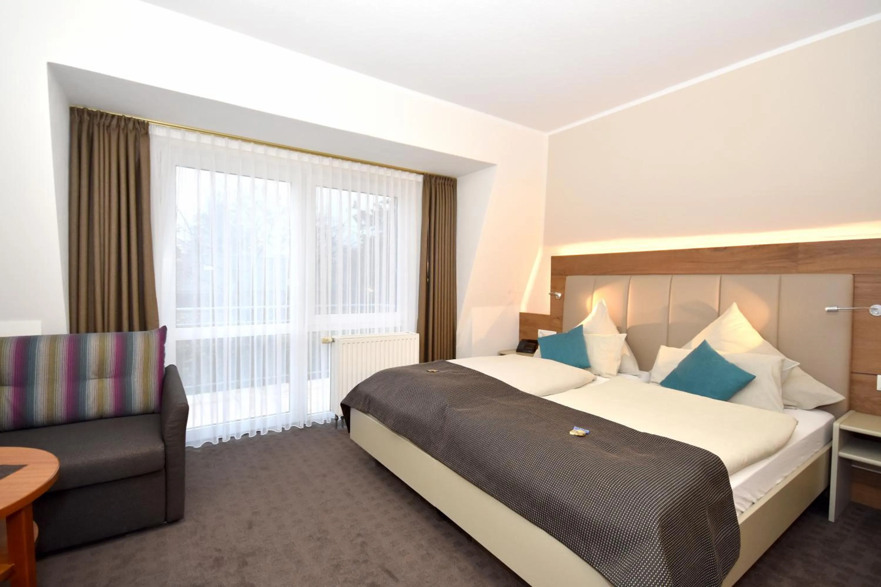 Photo of the whole room, Bed in Hotel & Restaurant Zum Deutschen Hause