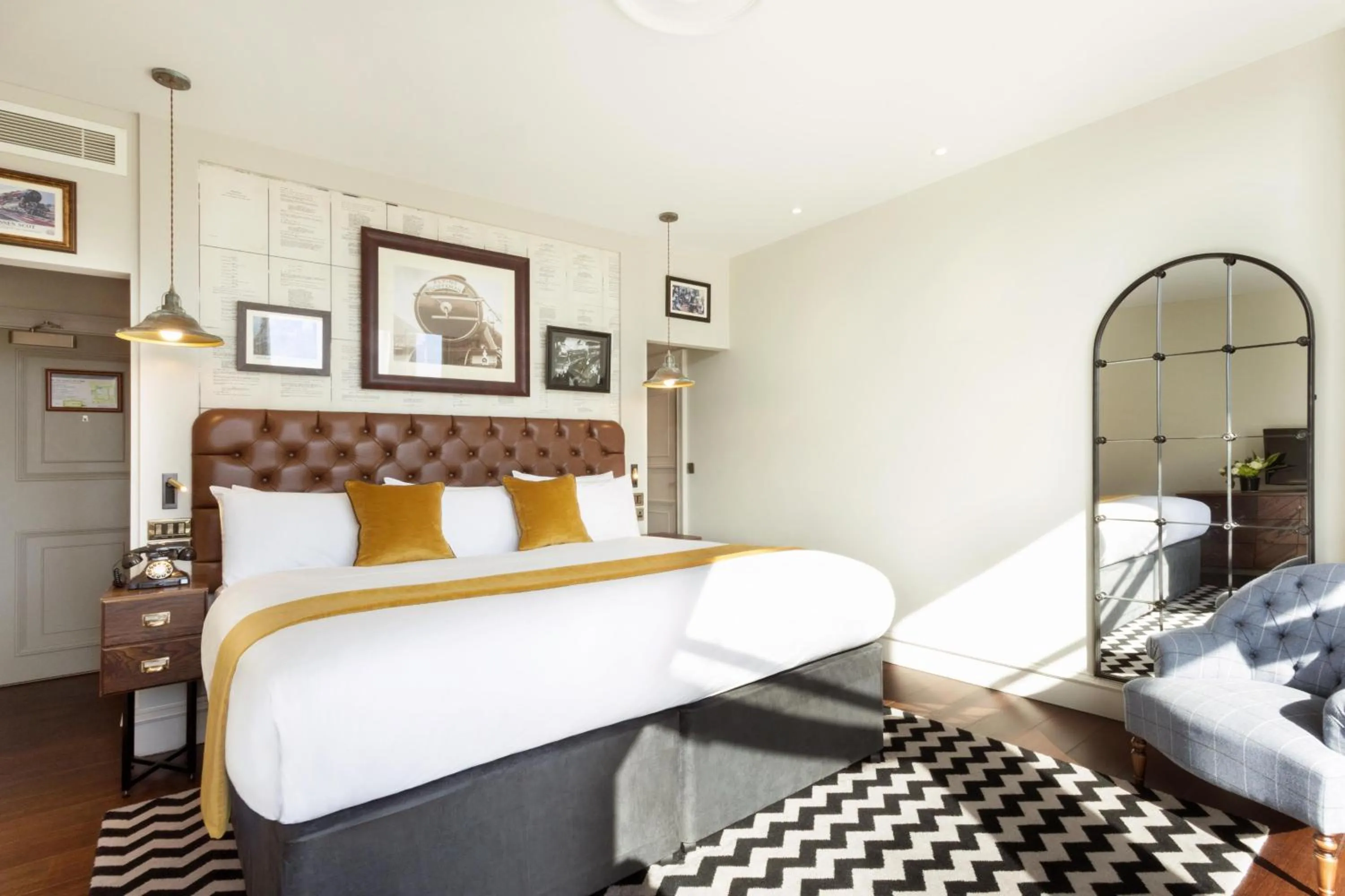 Photo of the whole room, Bed in Hotel Indigo - Edinburgh - Princes Street by IHG