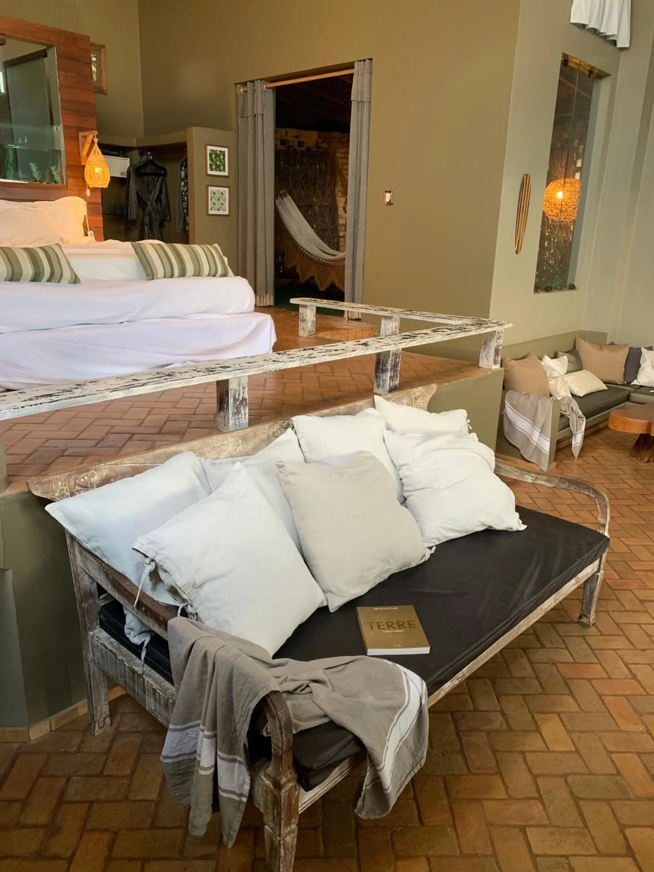 Property building, Bed in Kilombo Villas & Spa