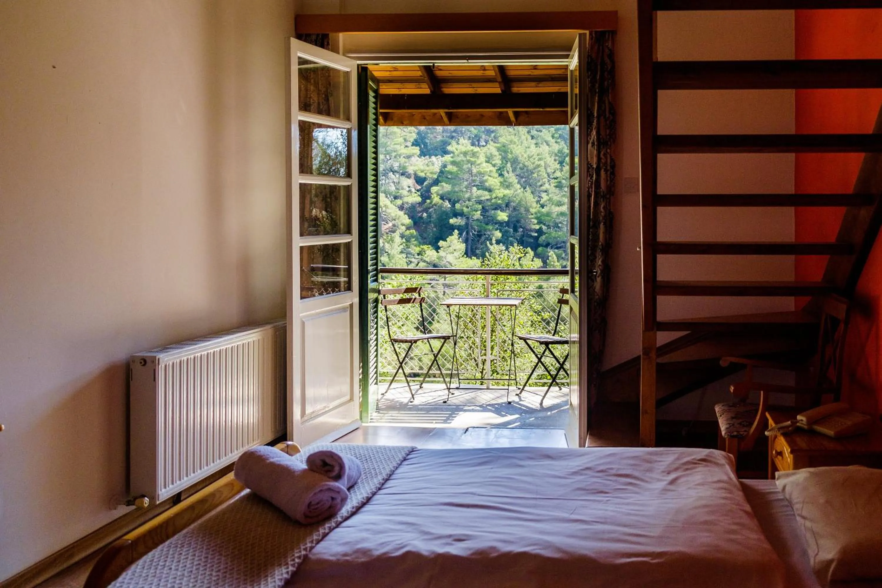 Day, Bed in New Helvetia Historic Hotel