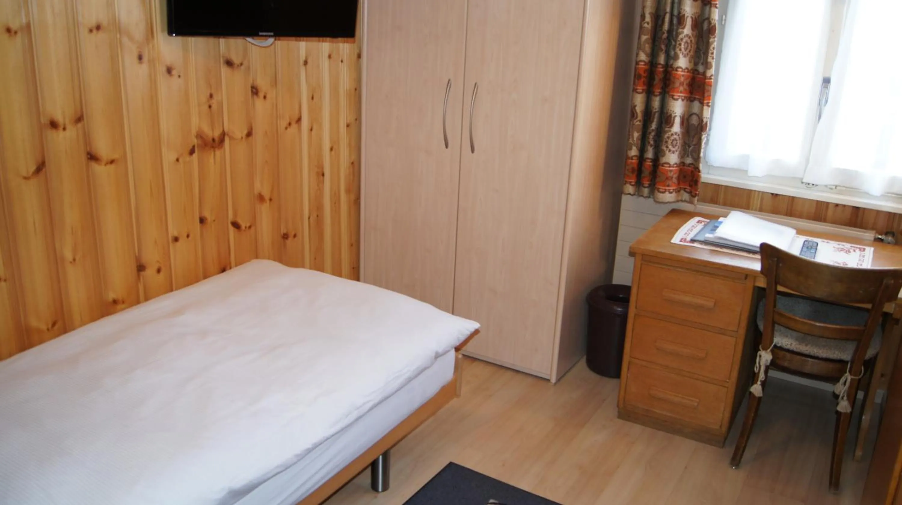 Photo of the whole room, Bed in Hotel Alpina