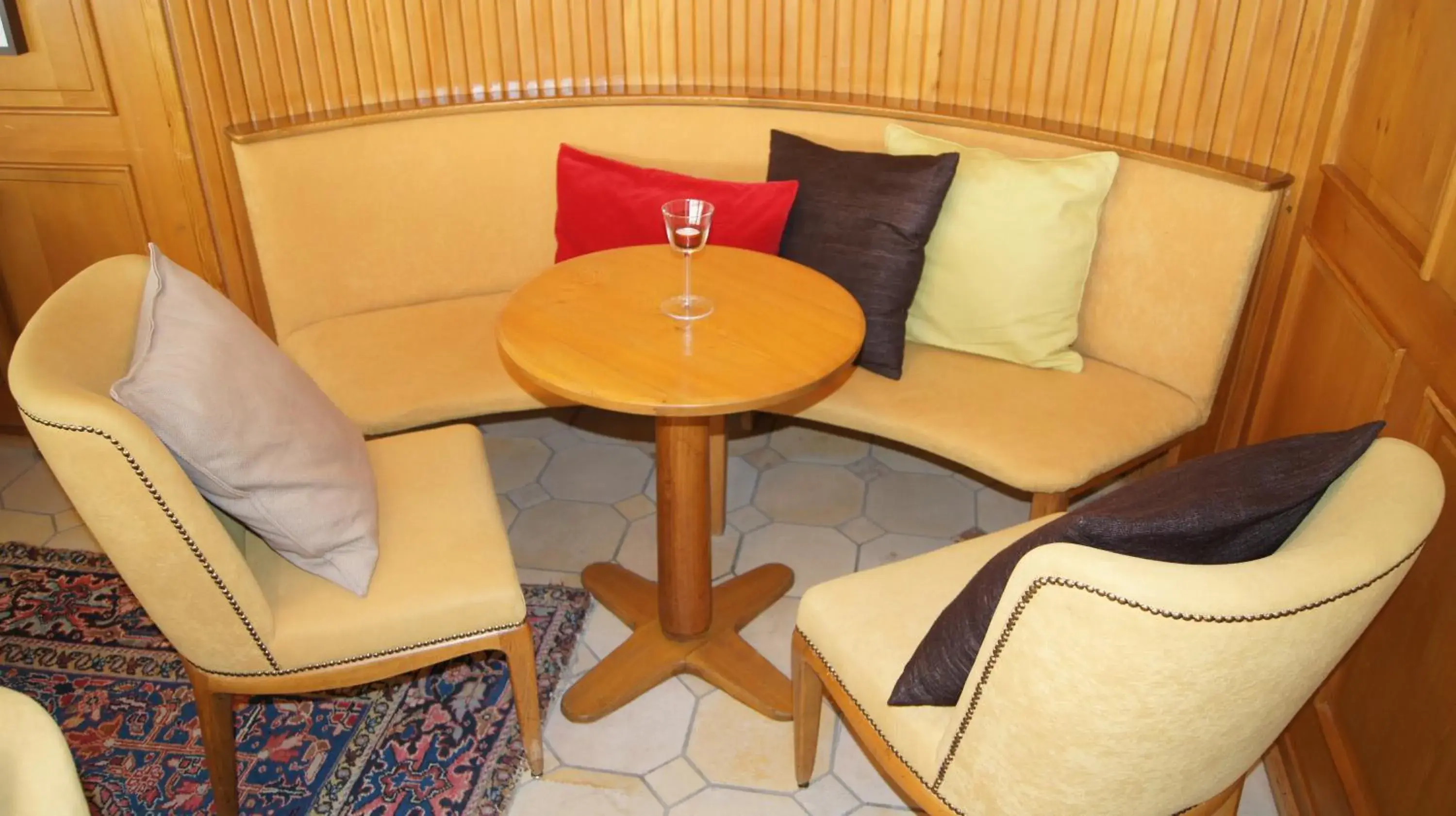 Lobby or reception in Hotel Alpina Lobby or reception in Hotel Alpina