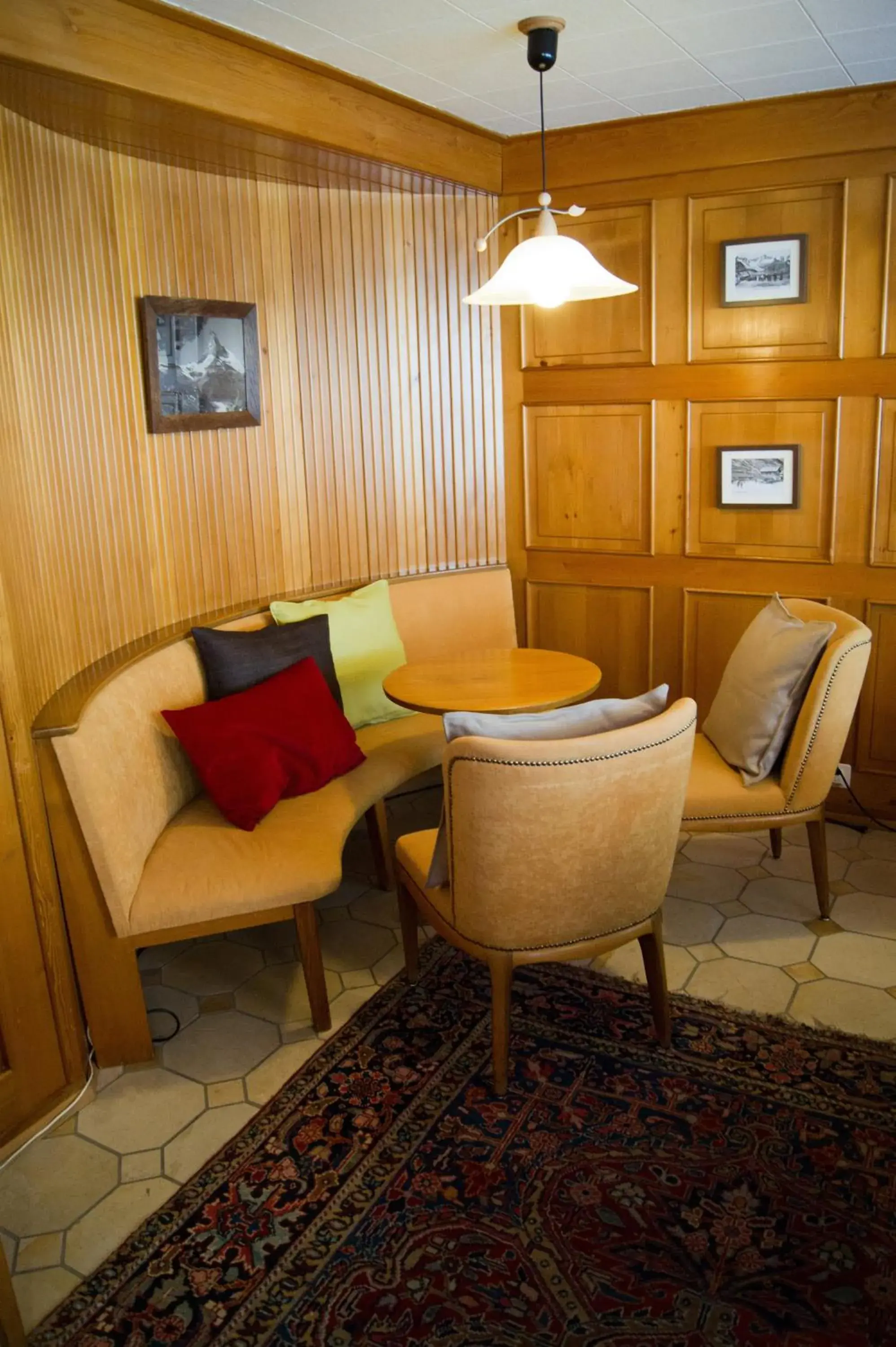 Lobby or reception in Hotel Alpina Lobby or reception in Hotel Alpina