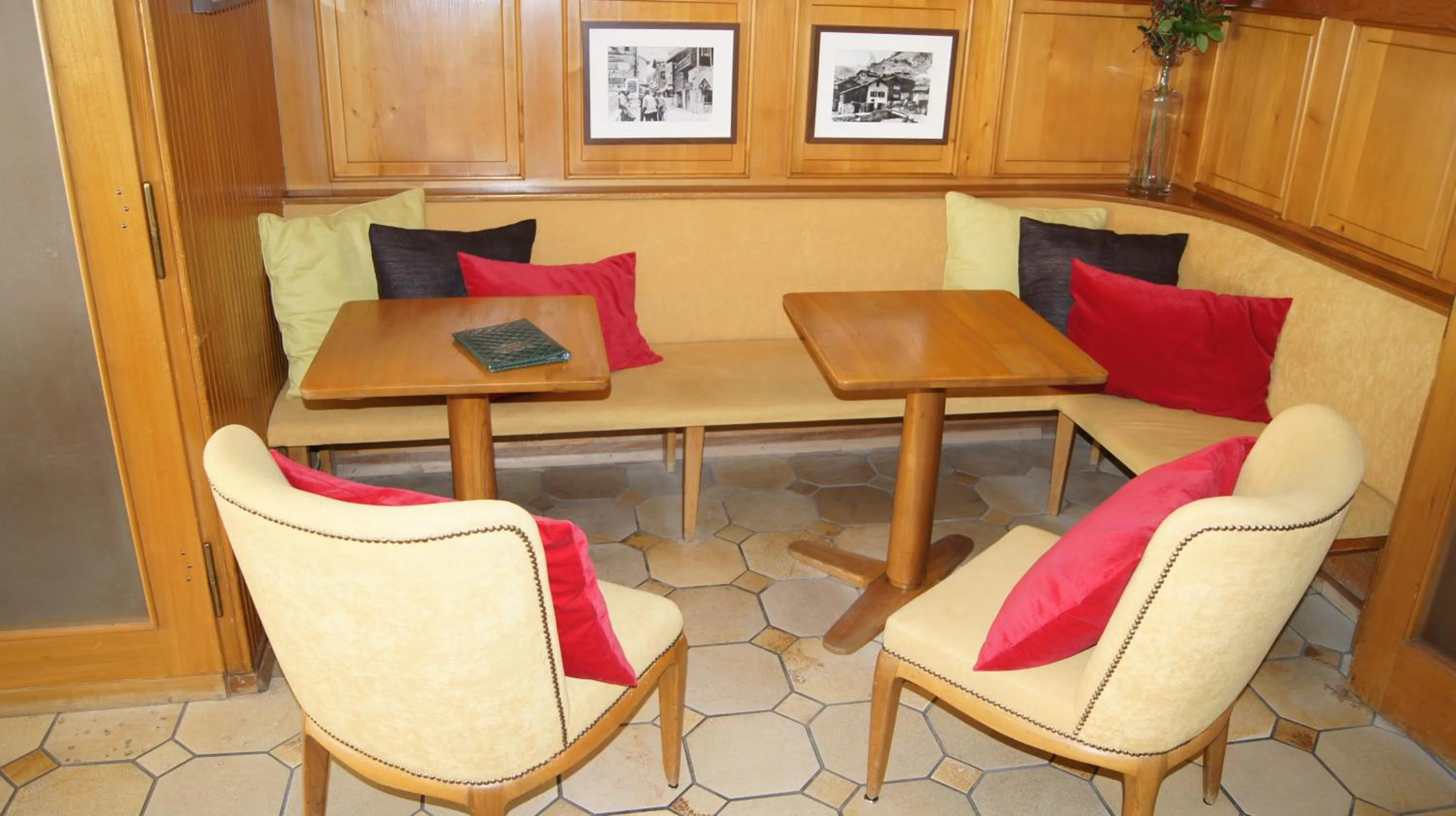 Lobby or reception in Hotel Alpina