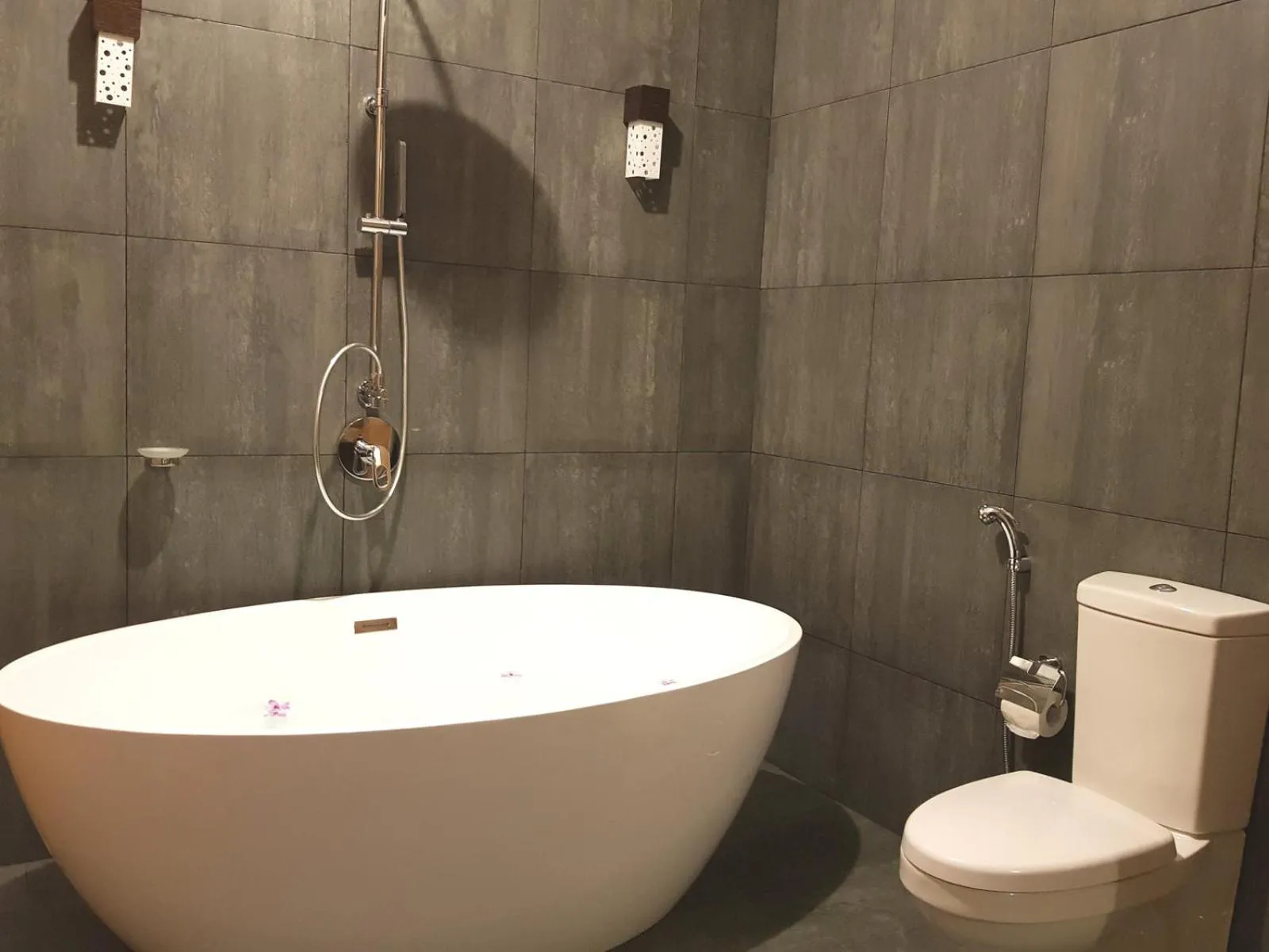 Bathroom in Blue Whale Resort & Kite Surfing