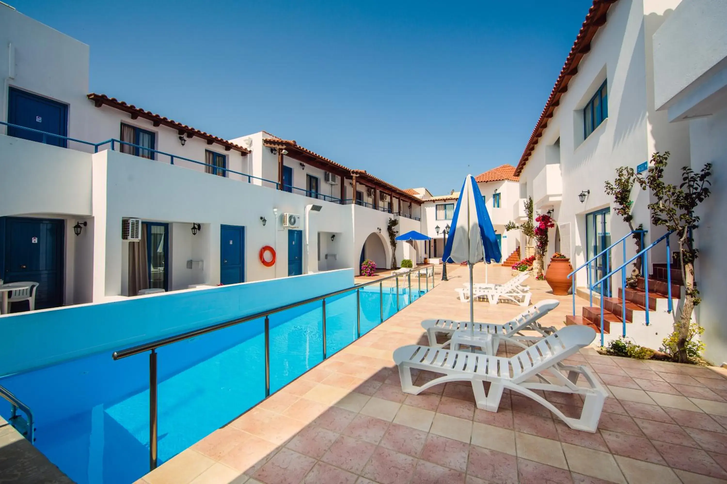 Swimming pool in Iliana Hotel Swimming pool in Iliana Hotel