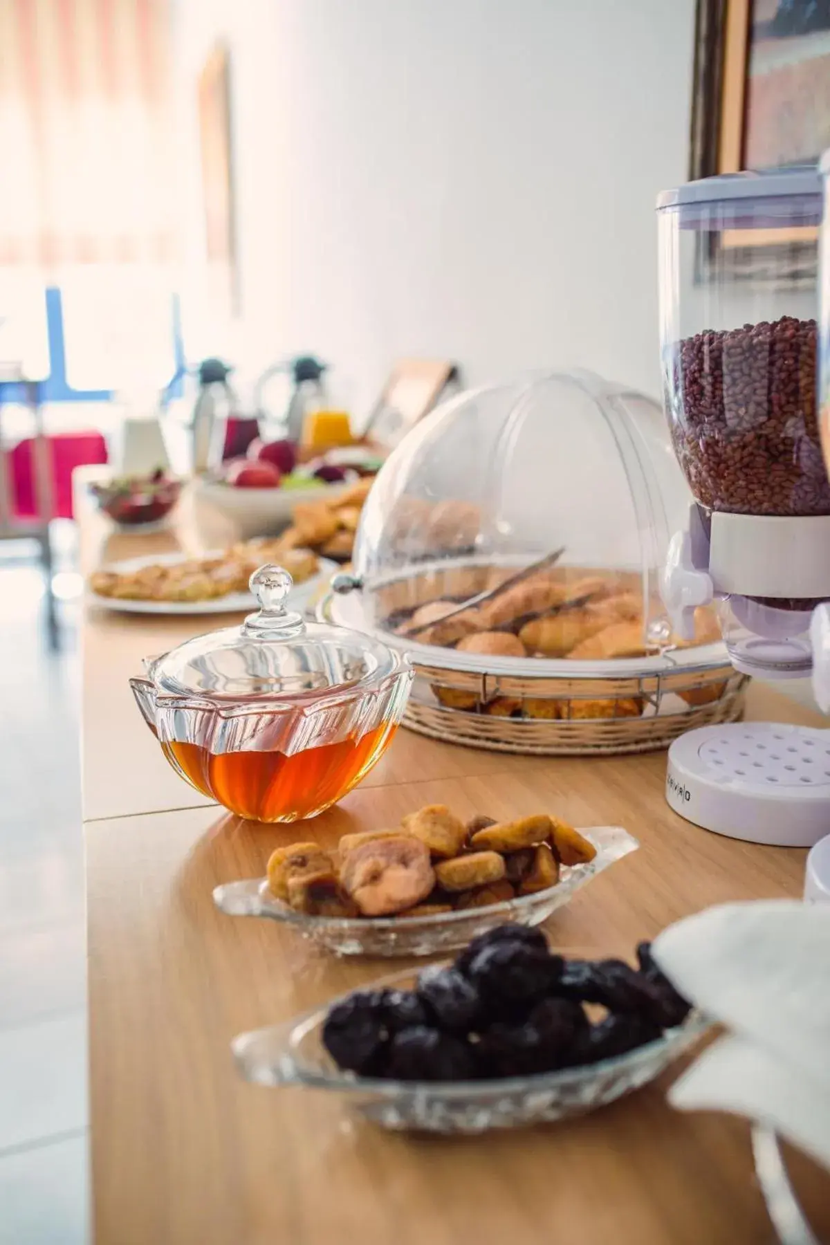 Restaurant/places to eat in Iliana Hotel Restaurant/places to eat in Iliana Hotel