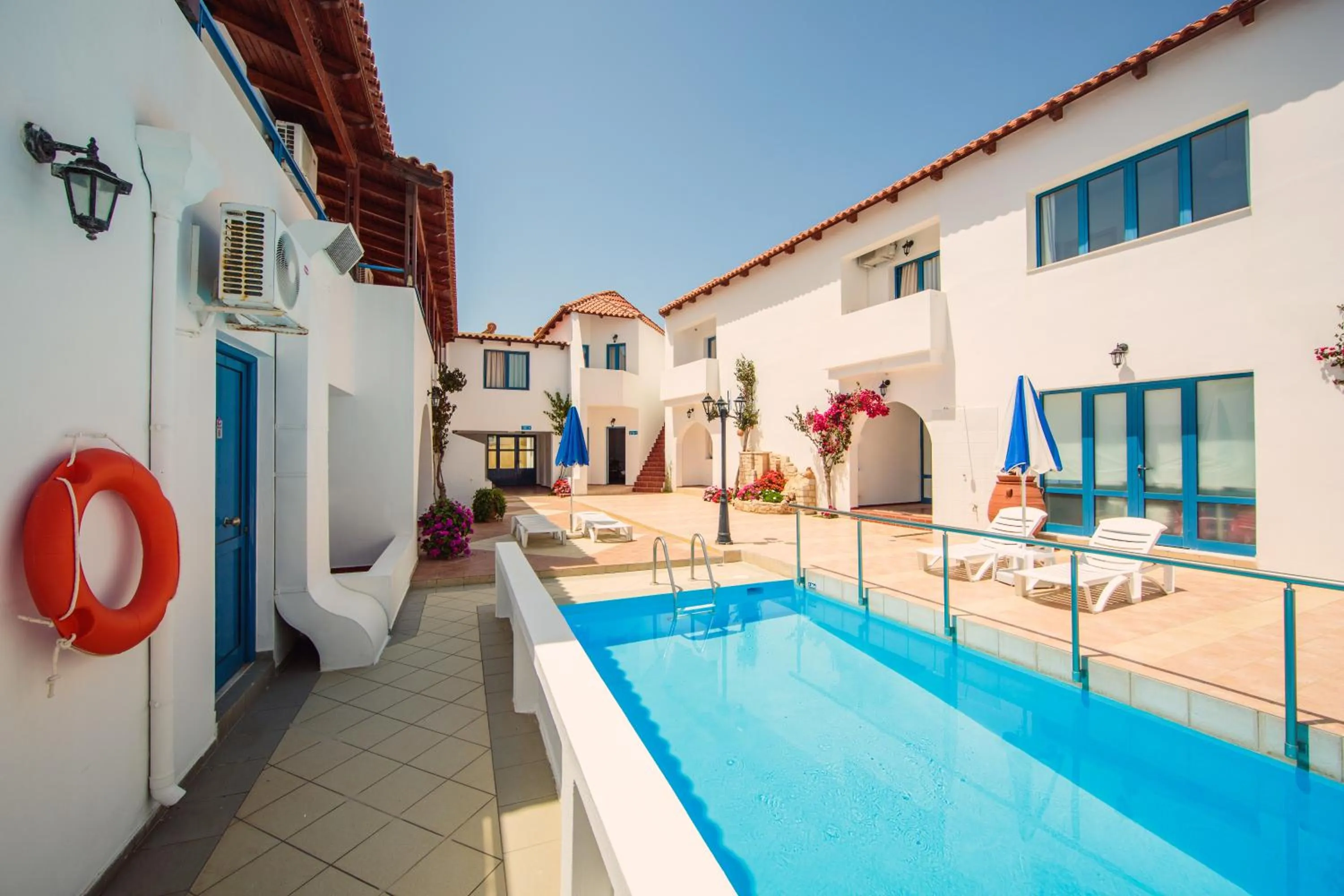 Swimming pool in Iliana Hotel