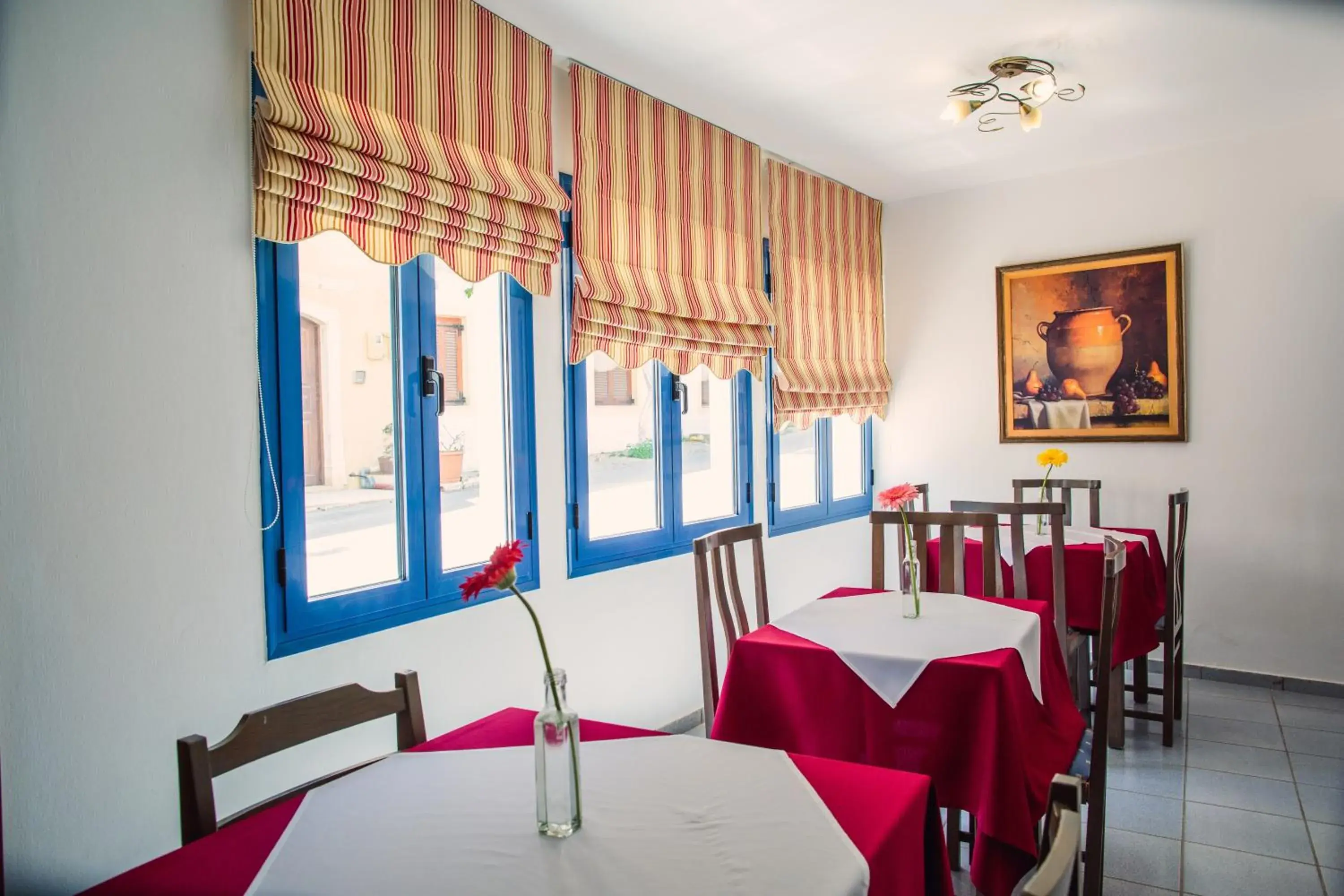 Restaurant/places to eat in Iliana Hotel Restaurant/places to eat in Iliana Hotel