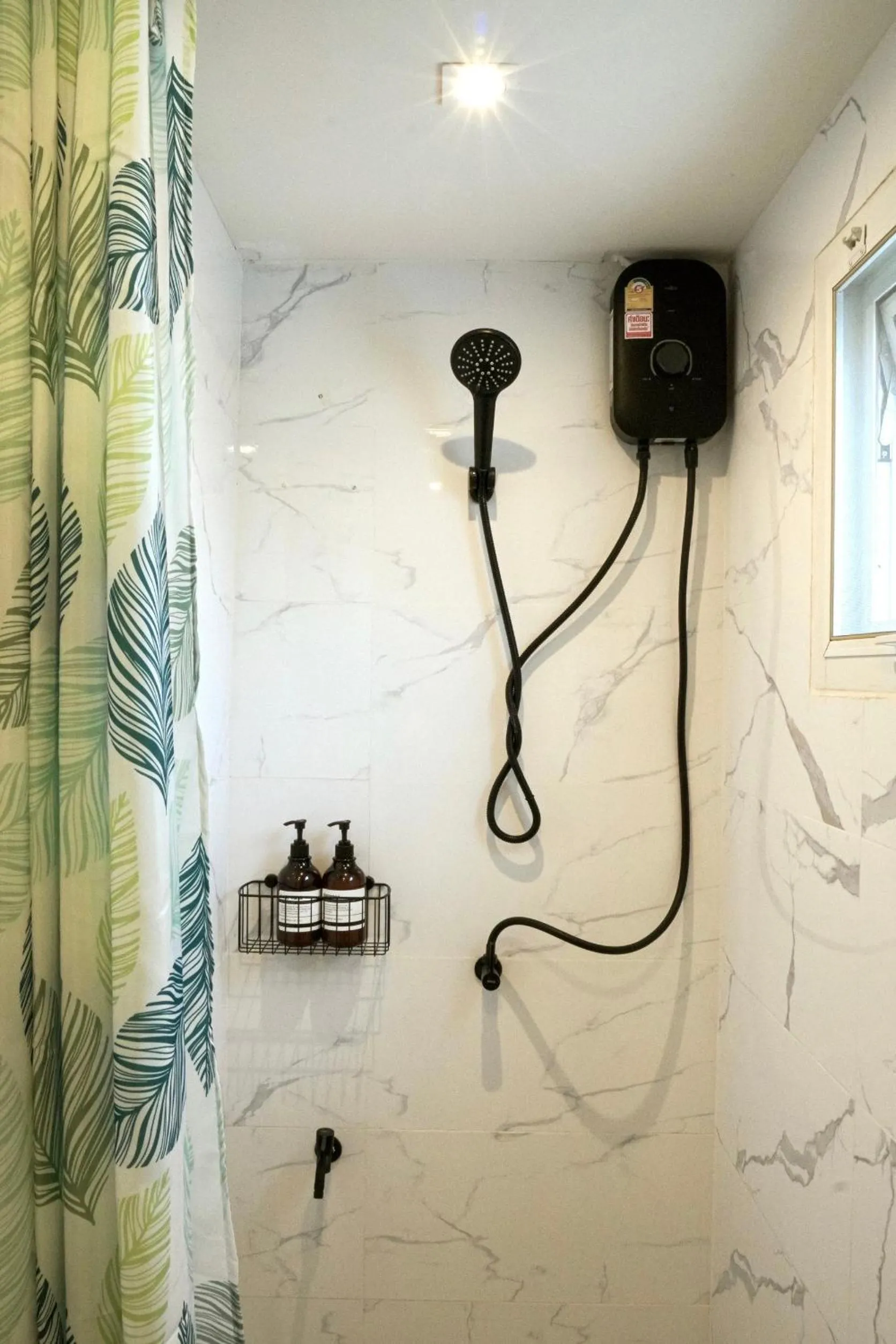 Shower in Suneta Hostel Chiangmai