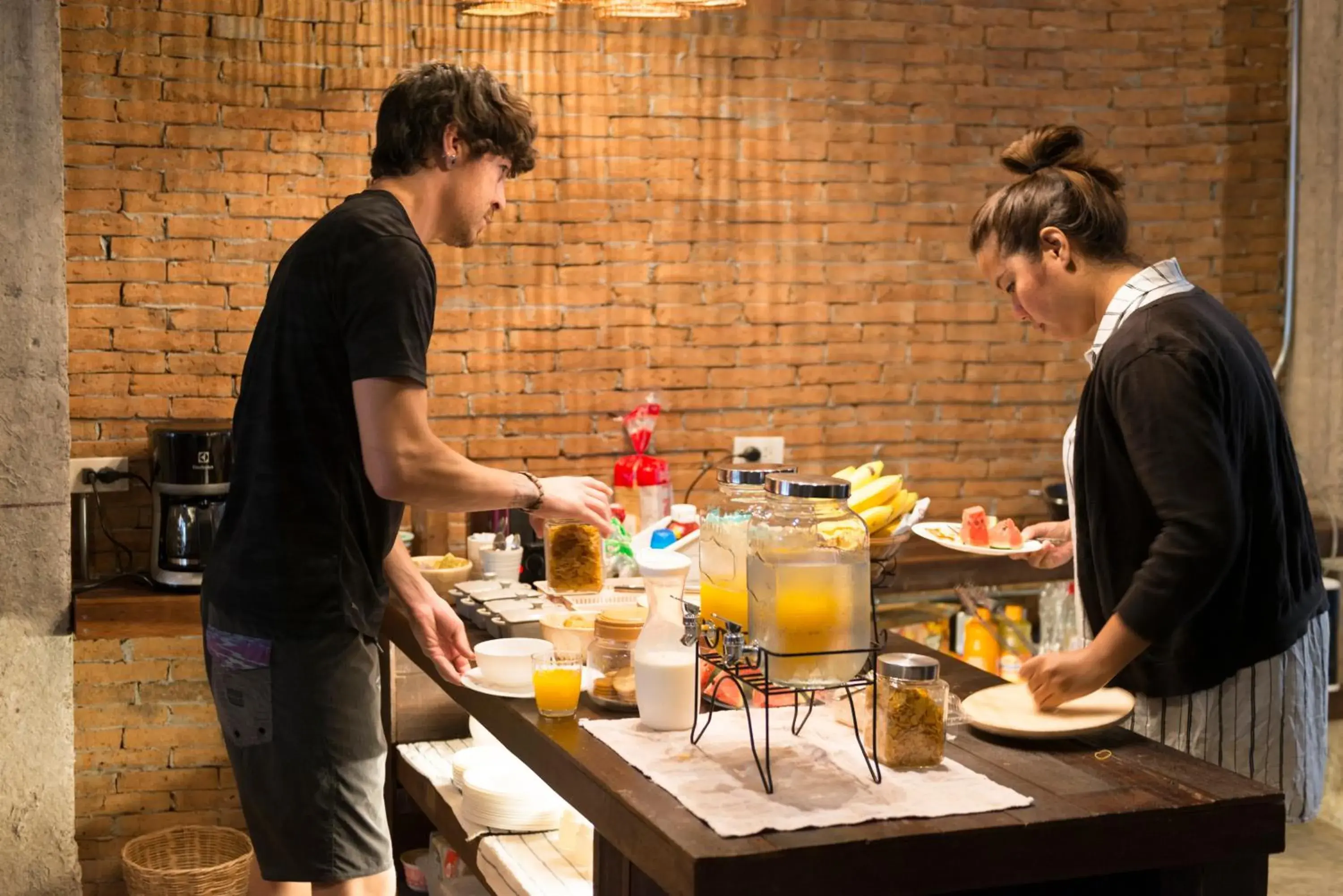 Restaurant/places to eat in Suneta Hostel Chiangmai Restaurant/places to eat in Suneta Hostel Chiangmai