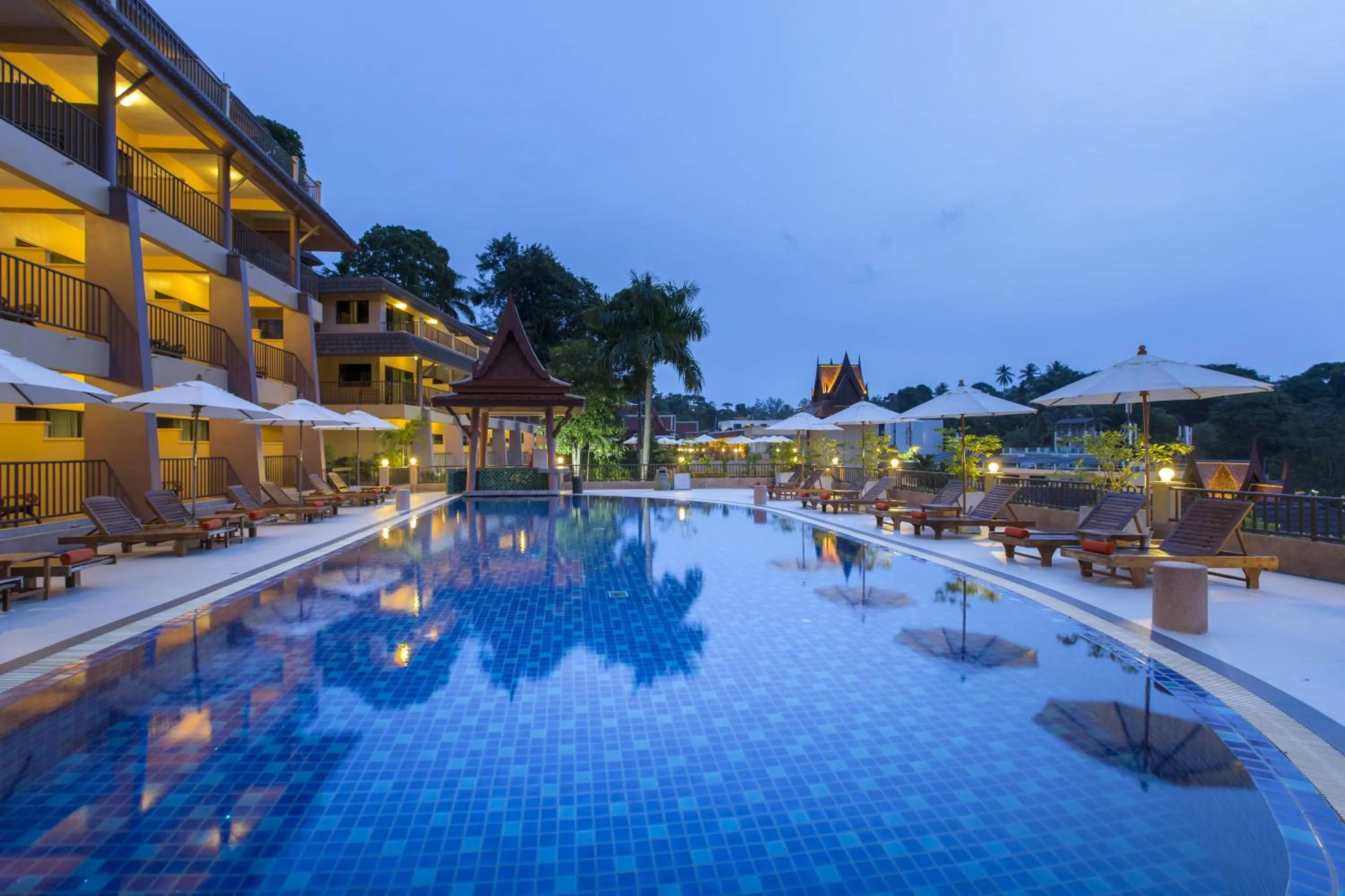 Swimming pool in Chanalai Garden Resort, Kata Beach