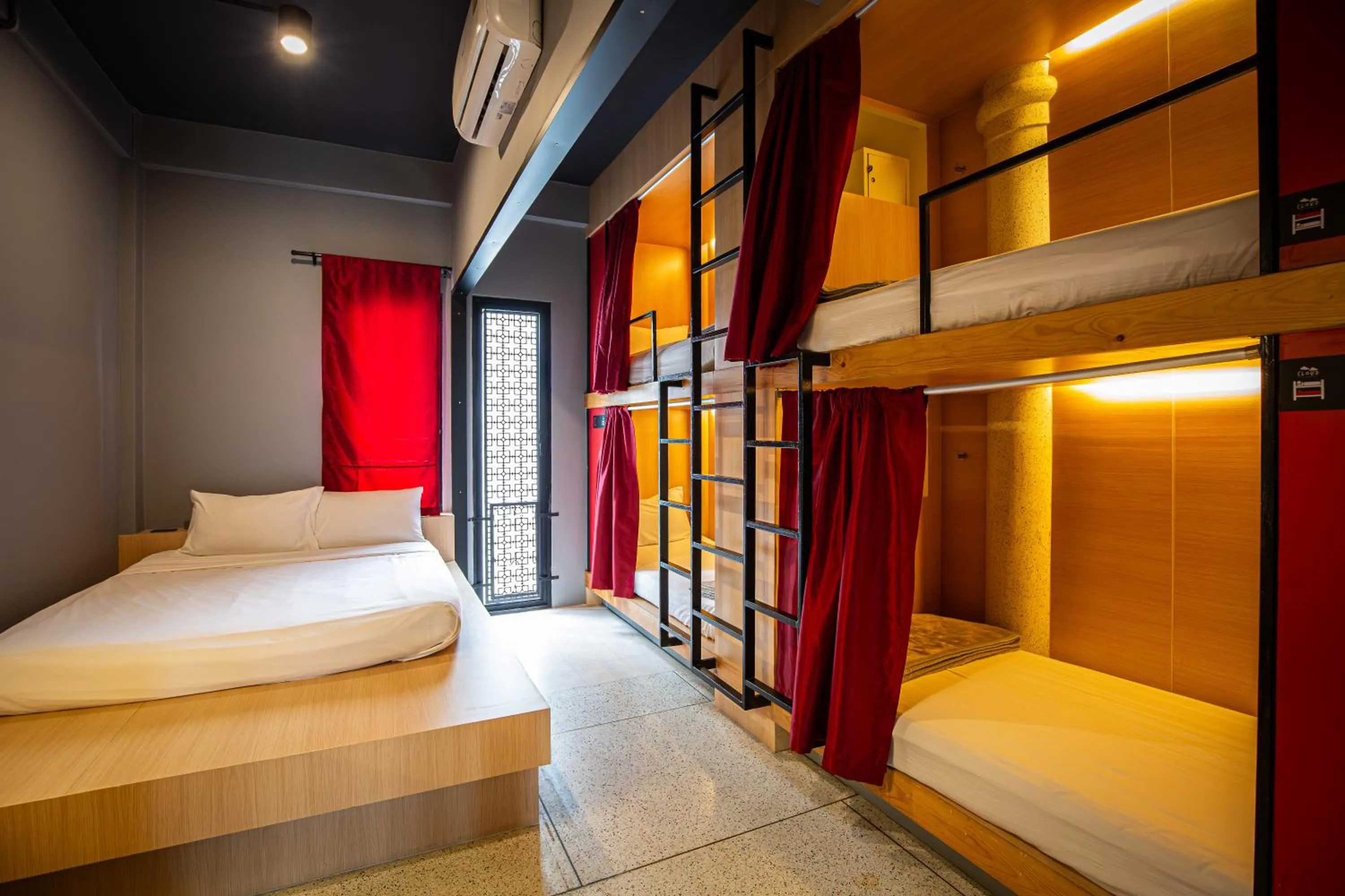 Bed in CLOUD on Saladaeng Silom Hostel Bangkok