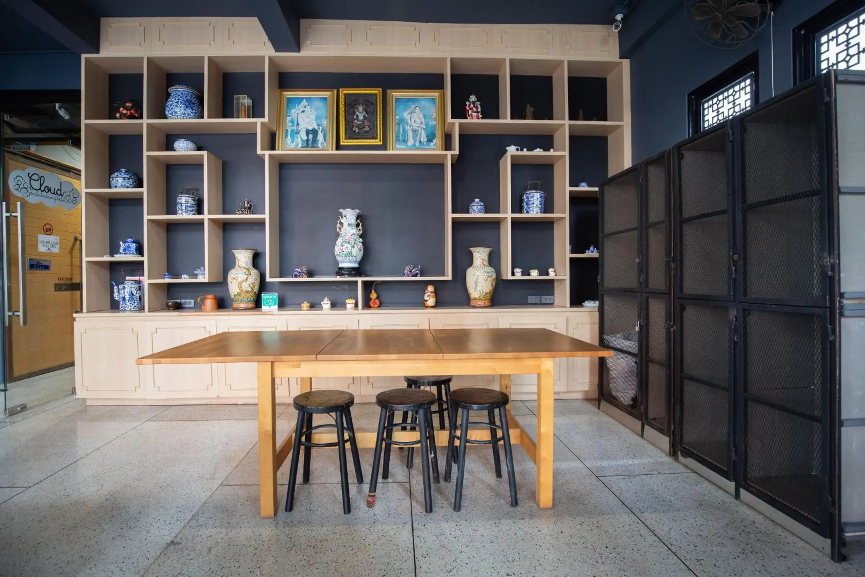 Property building in CLOUD on Saladaeng Silom Hostel Bangkok Property building in CLOUD on Saladaeng Silom Hostel Bangkok