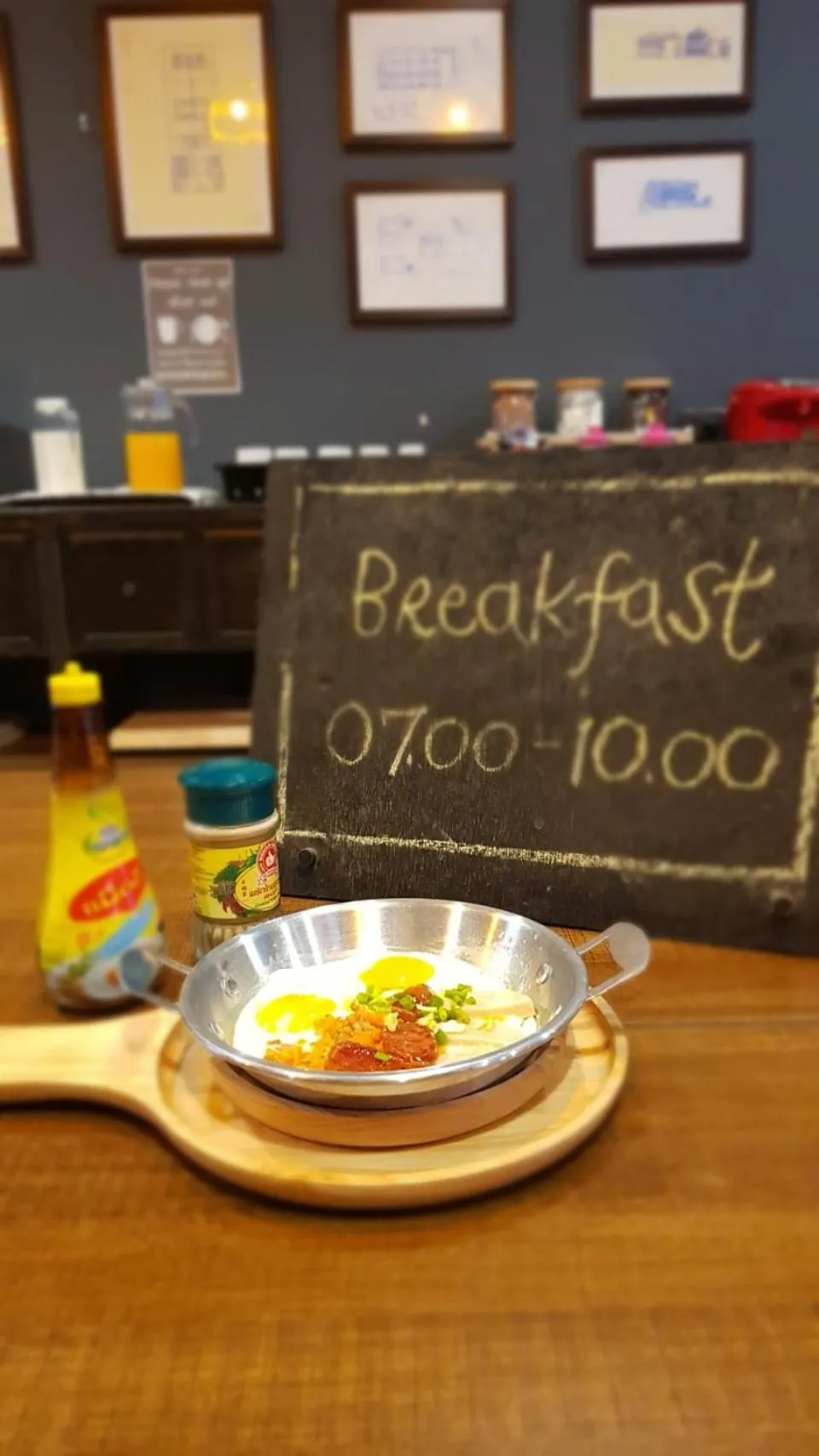 Food in CLOUD on Saladaeng Silom Hostel Bangkok