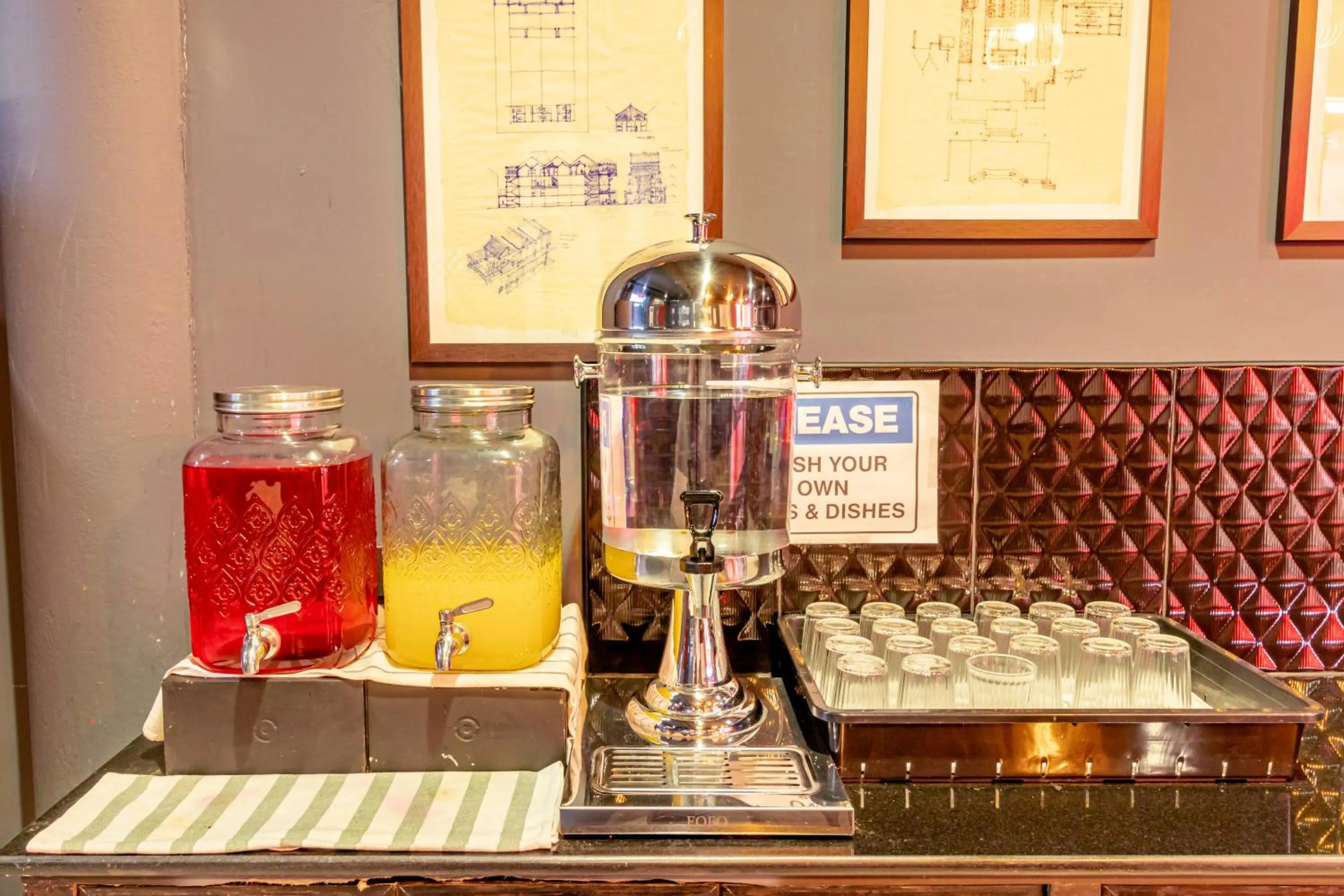 Coffee/tea facilities in CLOUD on Saladaeng Silom Hostel Bangkok