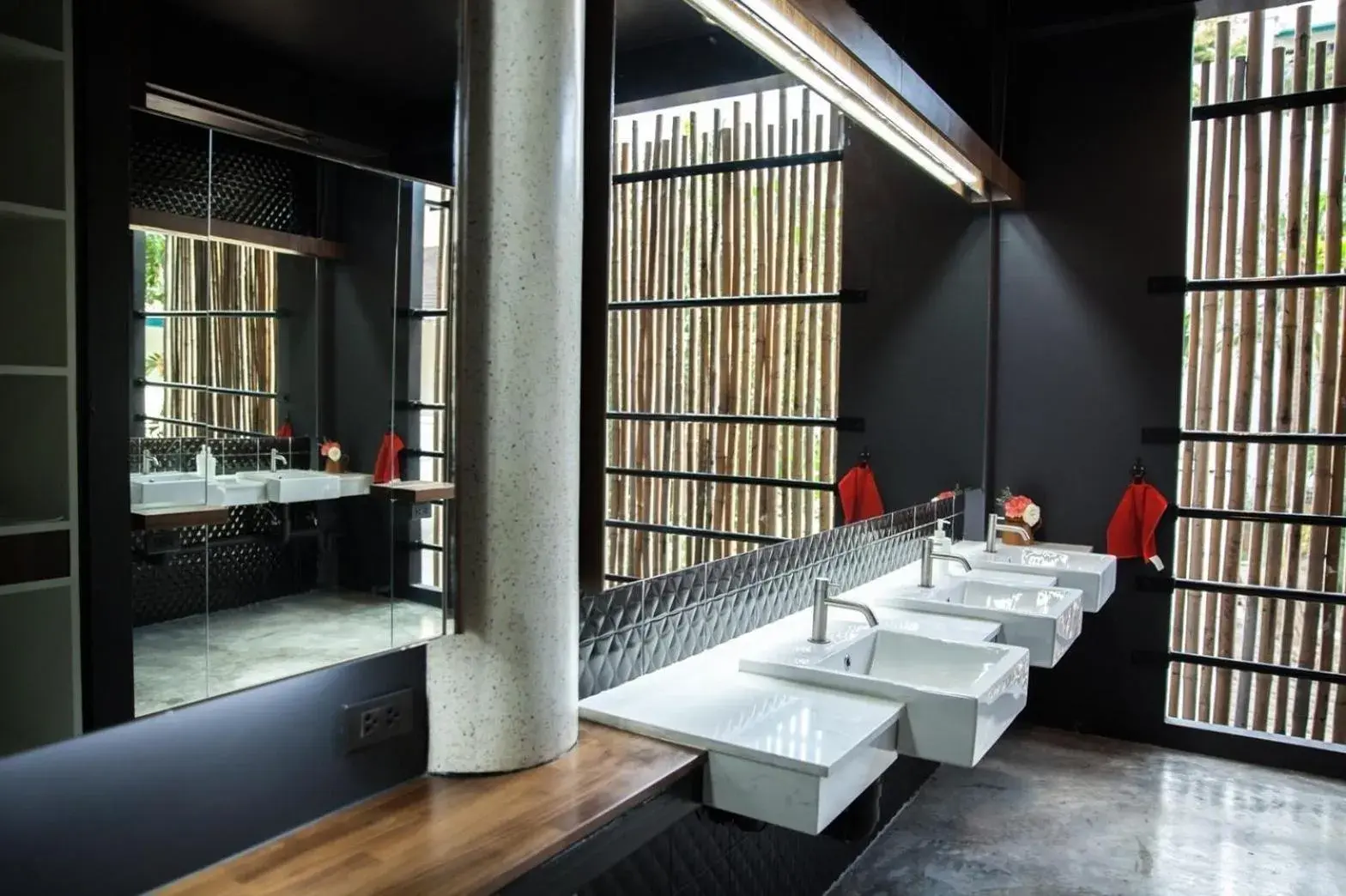 Property building in CLOUD on Saladaeng Silom Hostel Bangkok Property building in CLOUD on Saladaeng Silom Hostel Bangkok