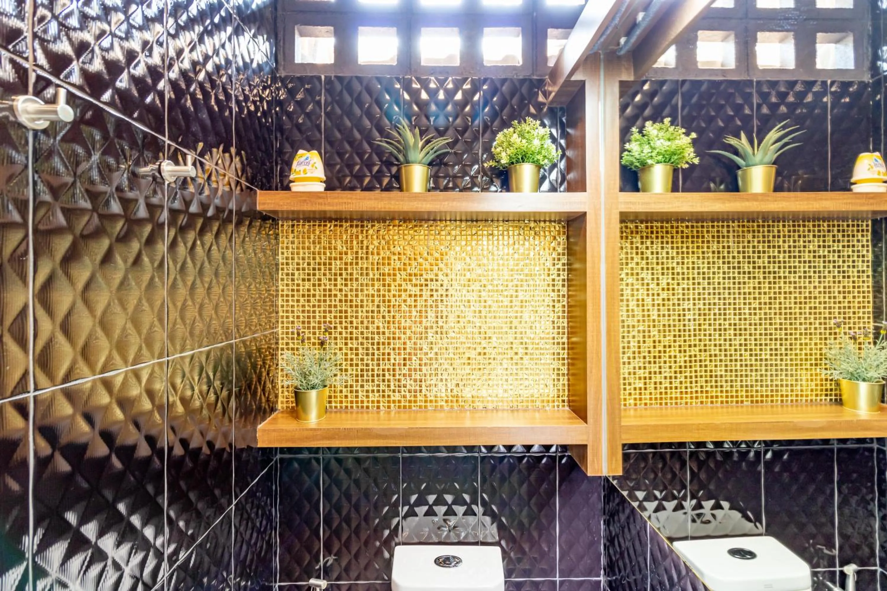 Bathroom in CLOUD on Saladaeng Silom Hostel Bangkok