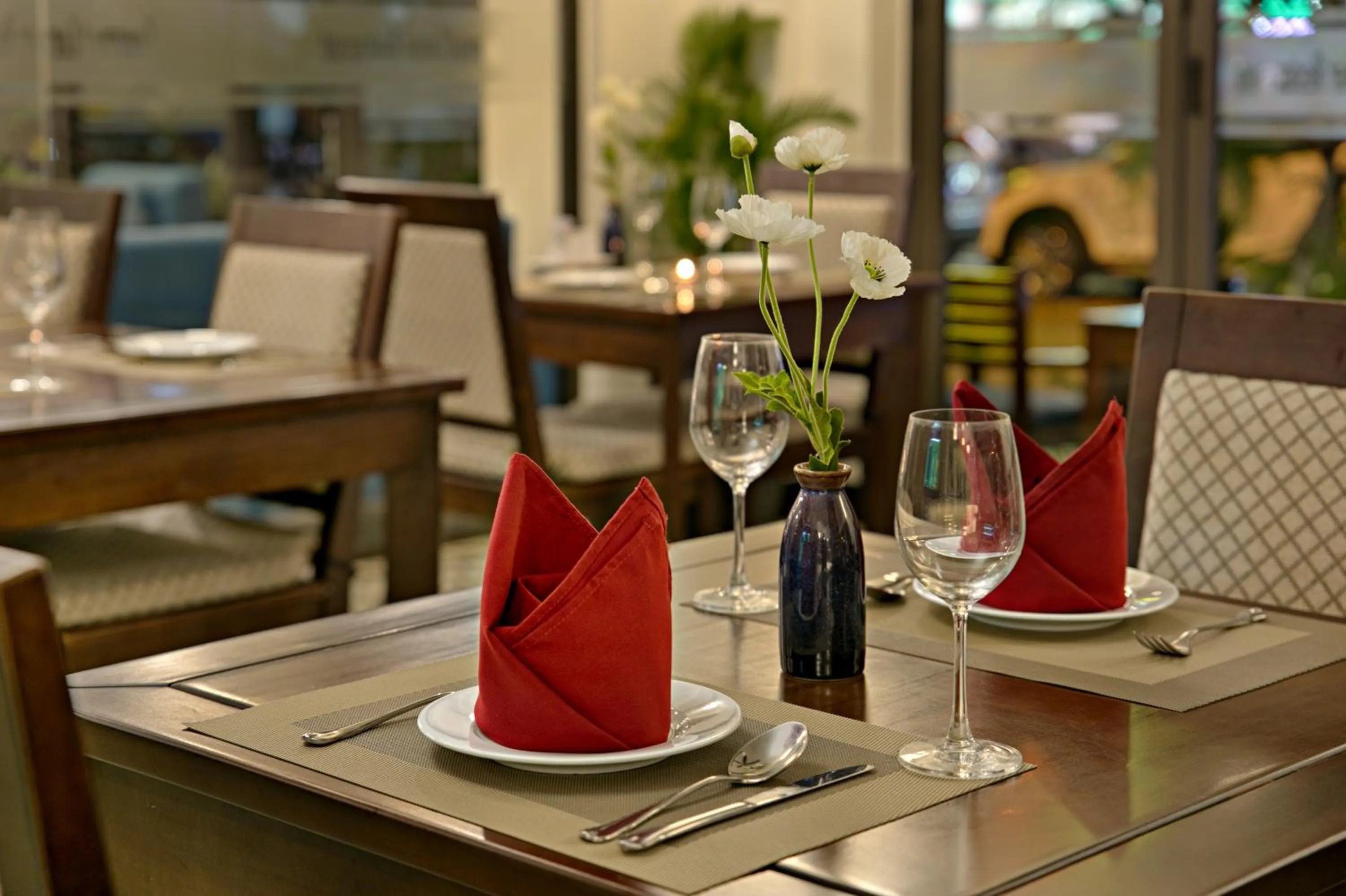 Restaurant/places to eat in Haka Boutique Hotel