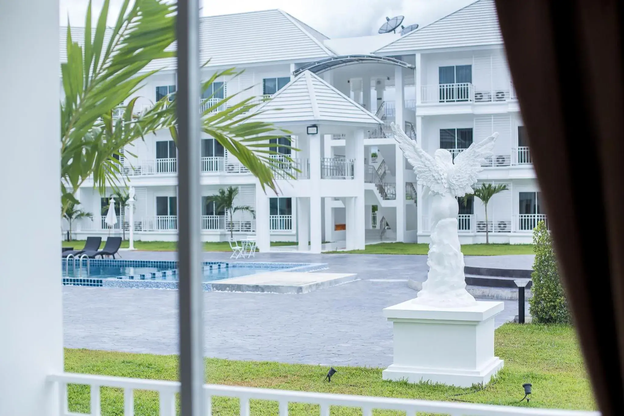 Property building in White House Property building in White House