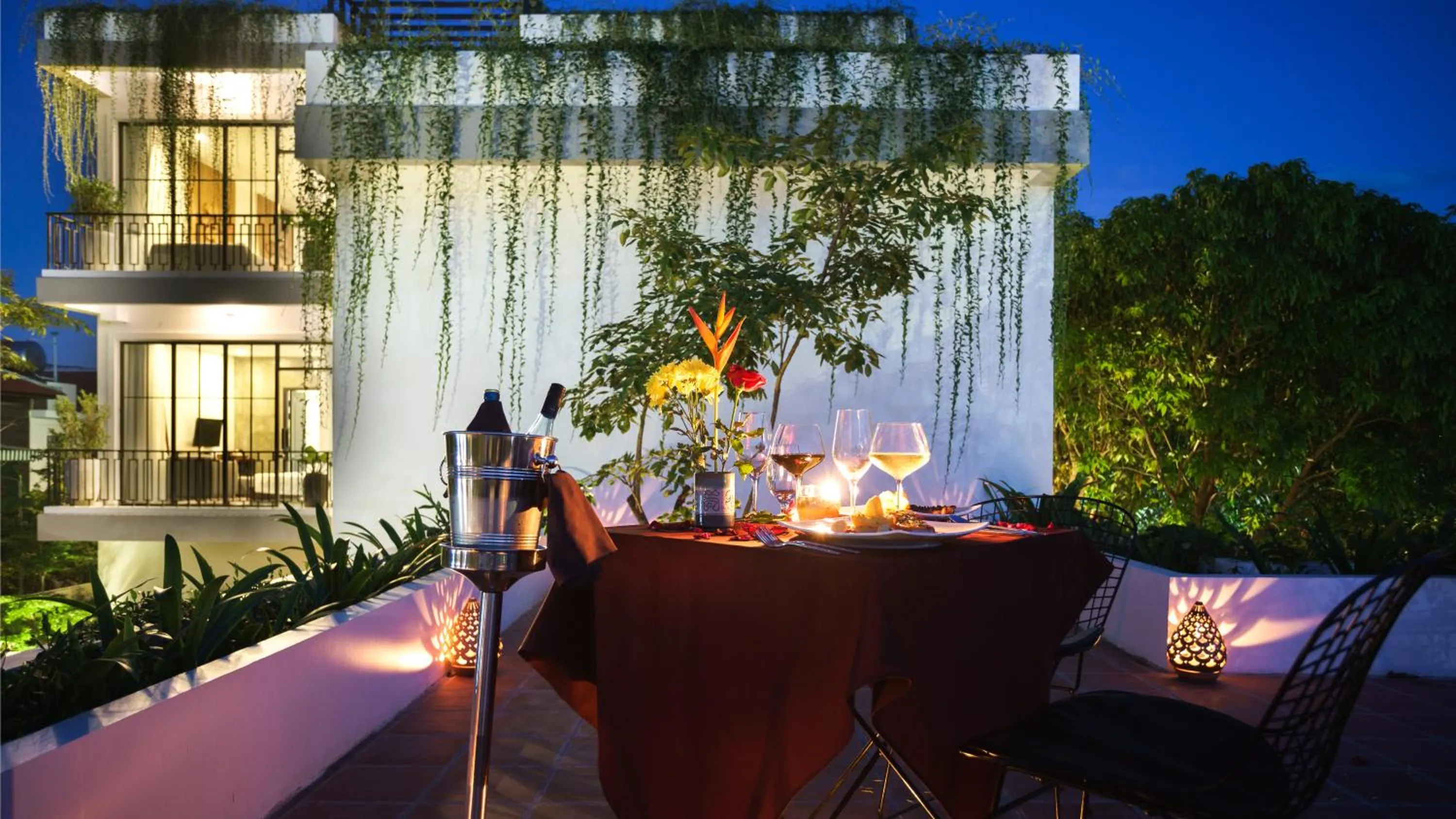 Dinner in Vihara The City of Temples