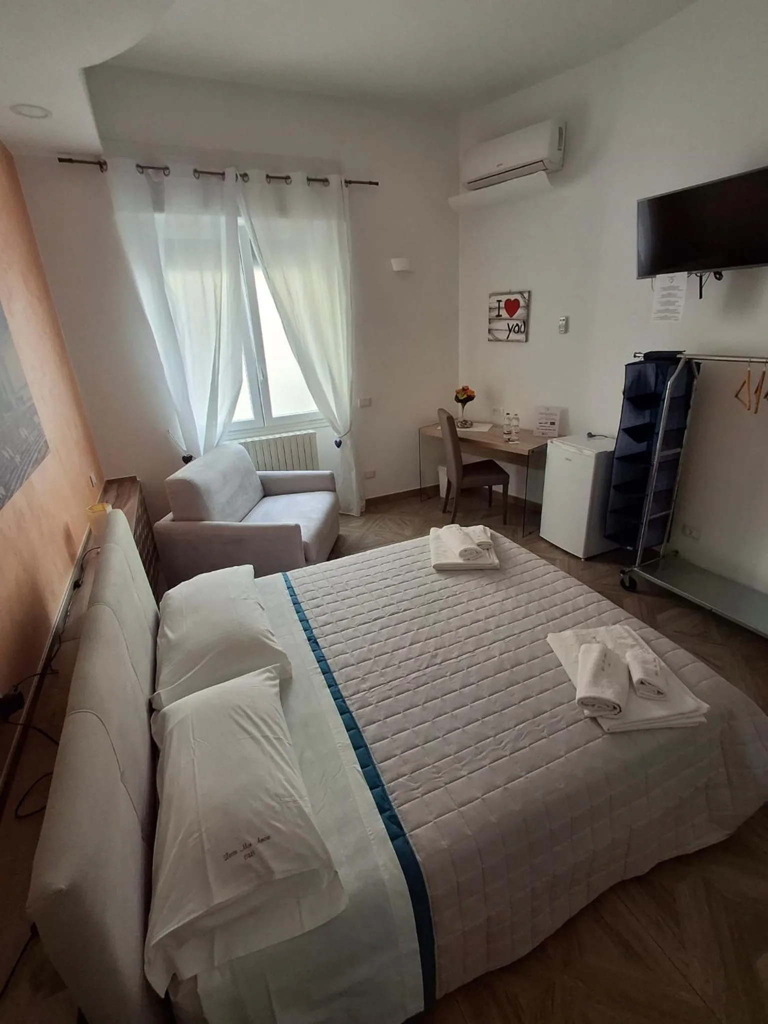 Photo of the whole room, Bed in LECCE MON AMOUR B&B