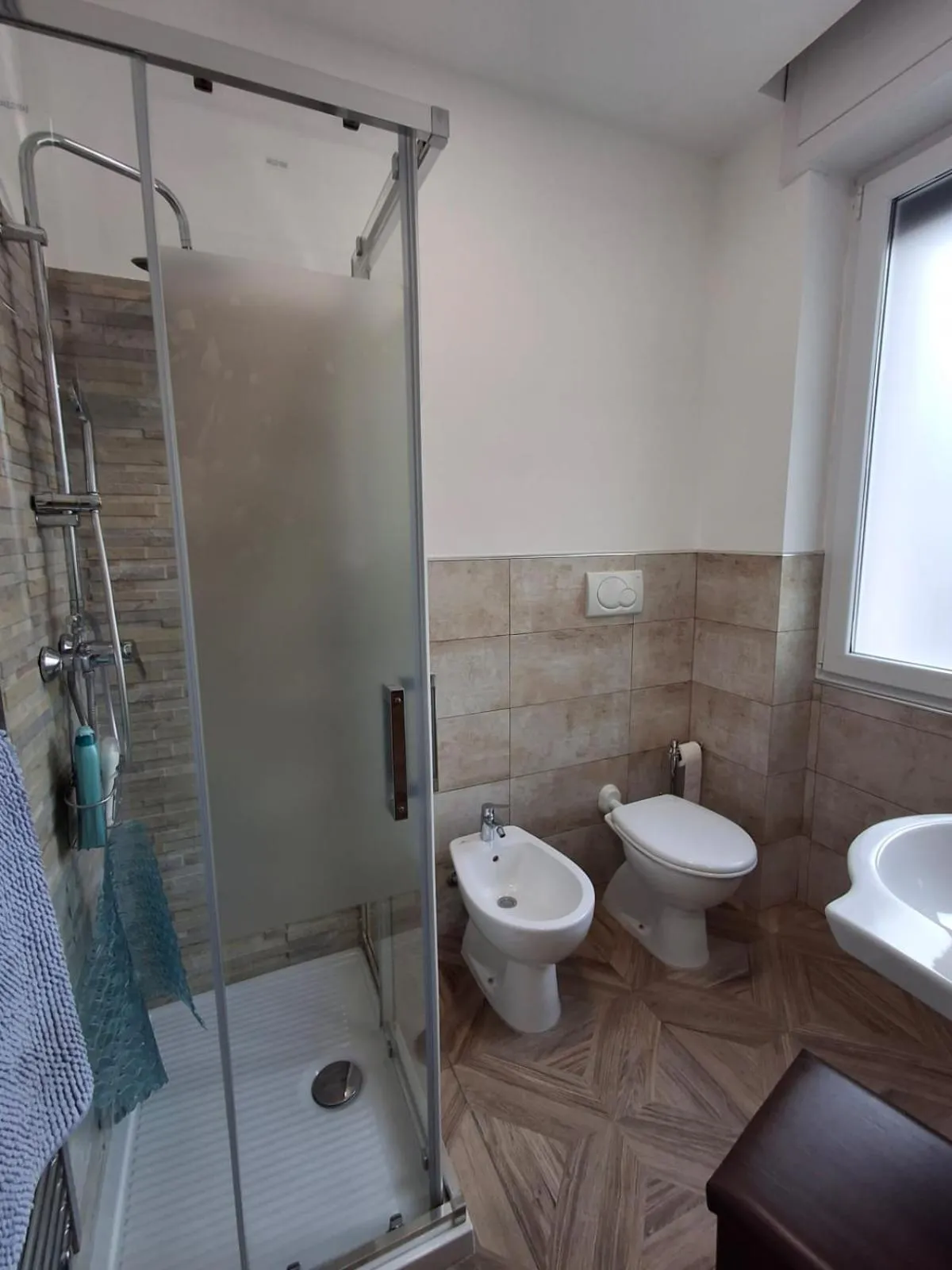 Shower in LECCE MON AMOUR B&B