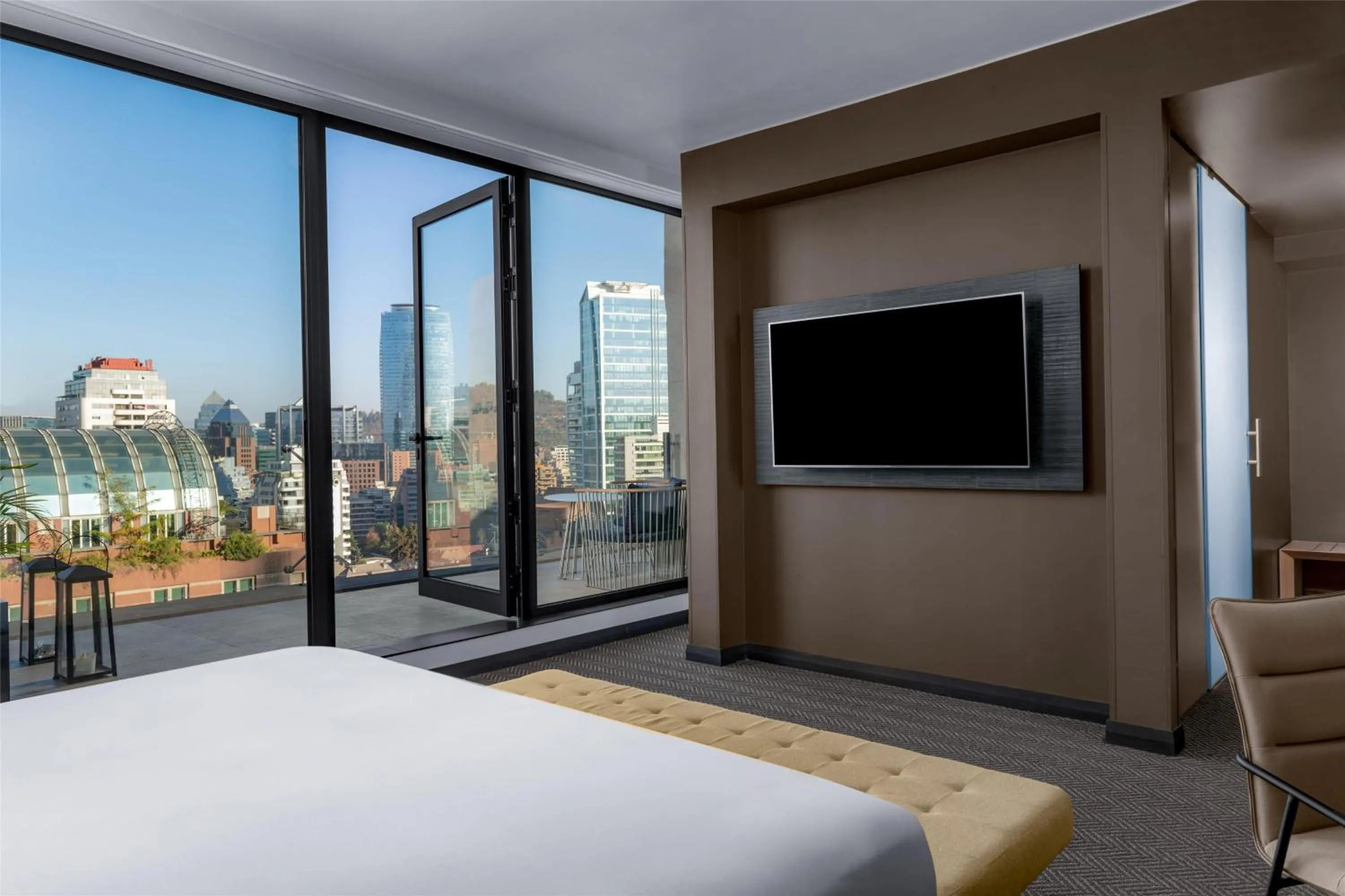 Photo of the whole room, Bed in Hyatt Centric Las Condes Santiago