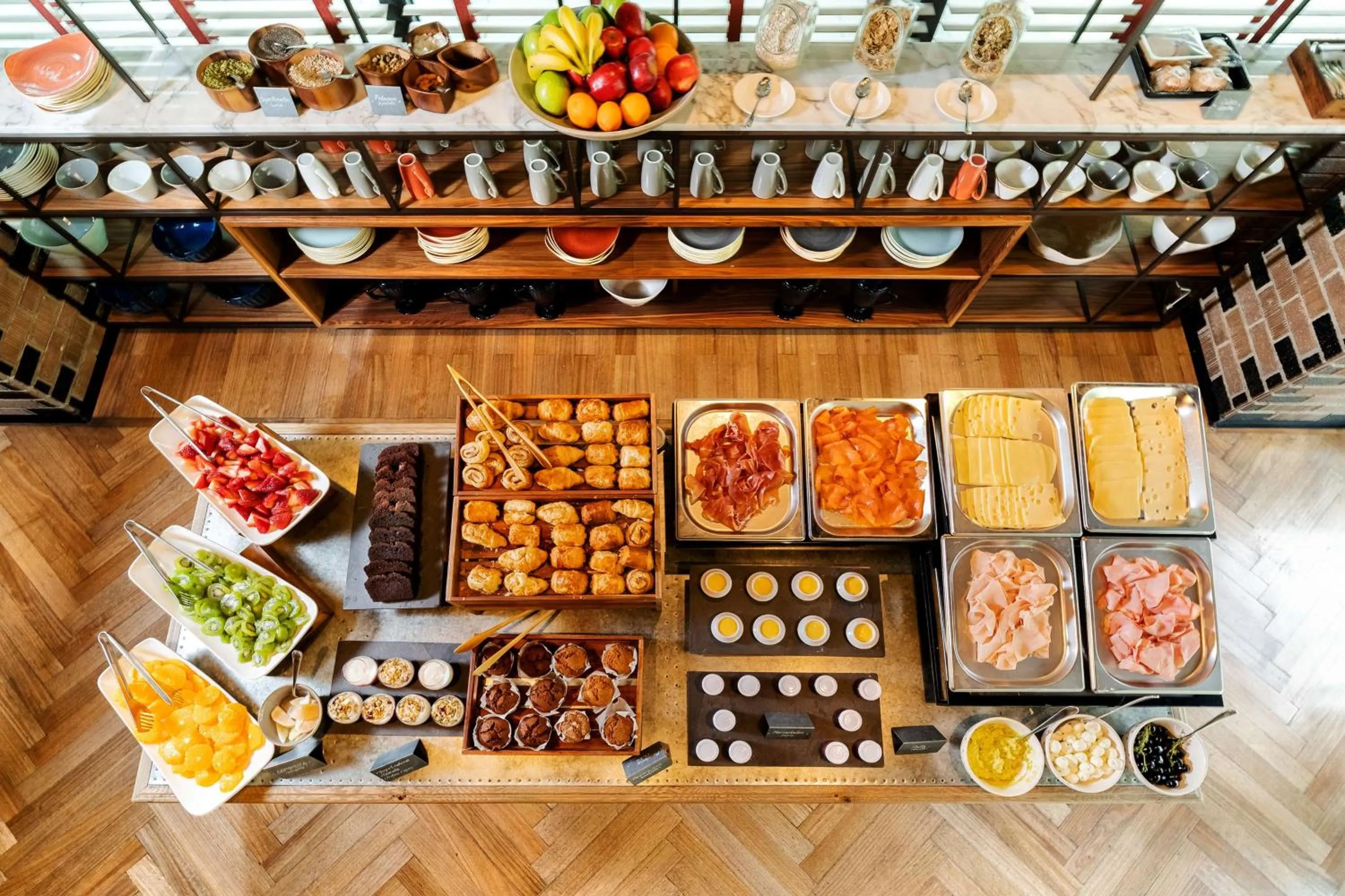 Restaurant/places to eat in Hyatt Centric Las Condes Santiago