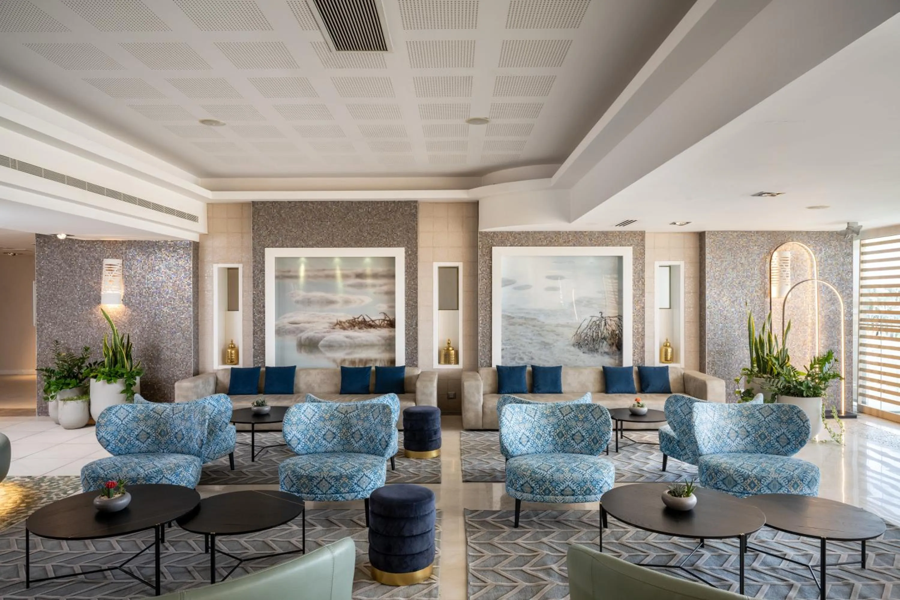 Lobby or reception in Herods Dead Sea – A Premium Collection by Fattal Hotels