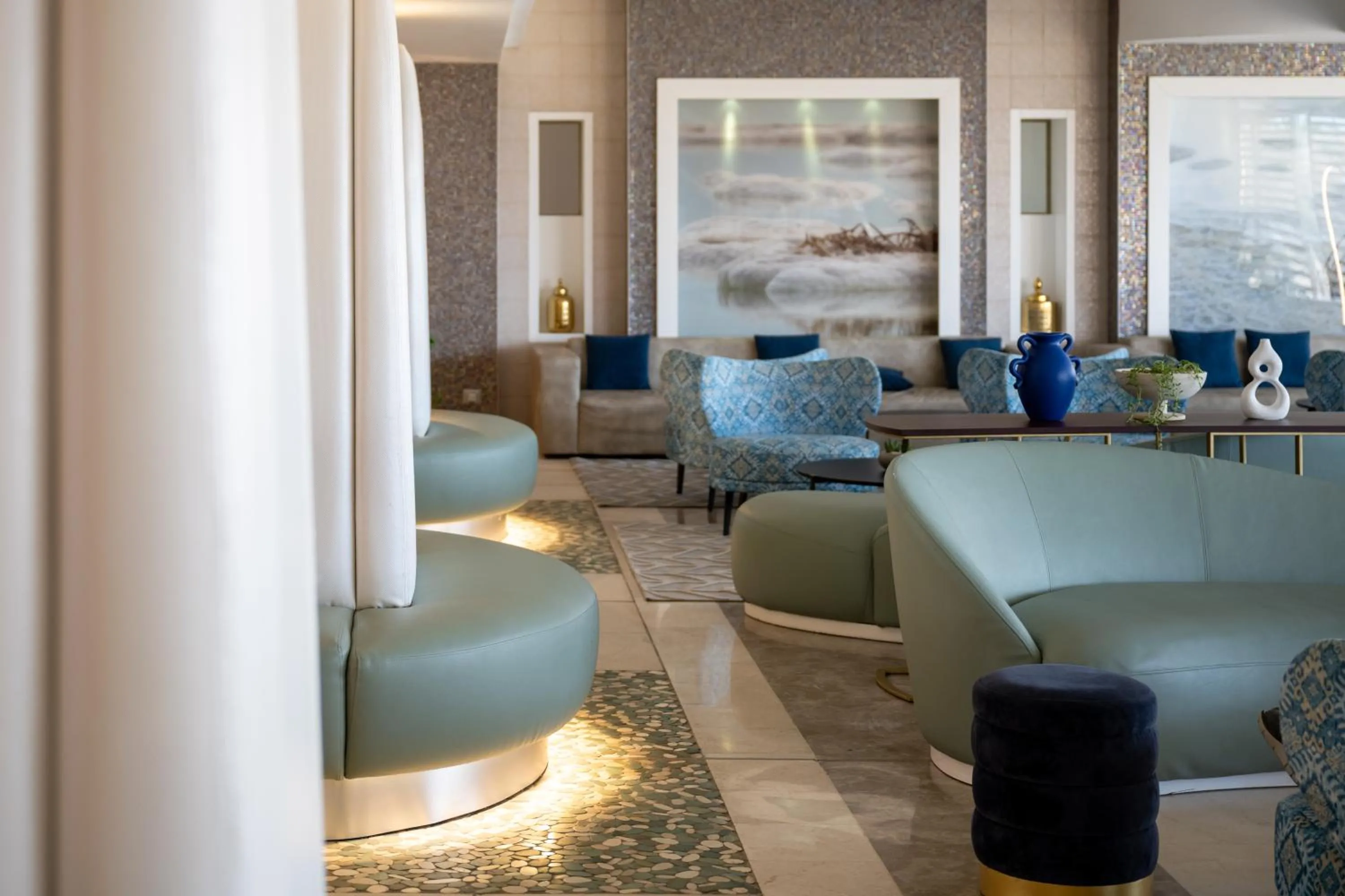 Lobby or reception in Herods Dead Sea – A Premium Collection by Fattal Hotels