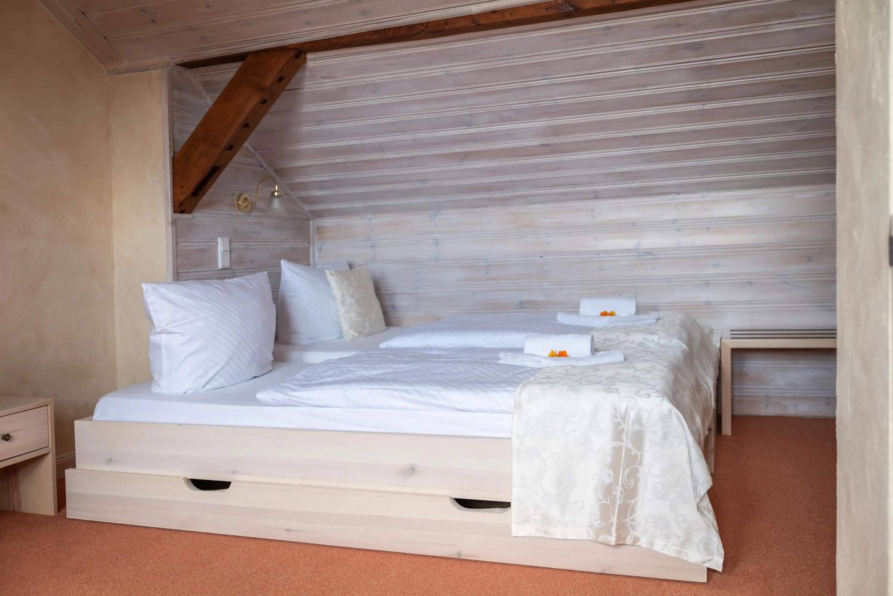 Bed in Hotel-Restaurant Alter Krug Kallinchen