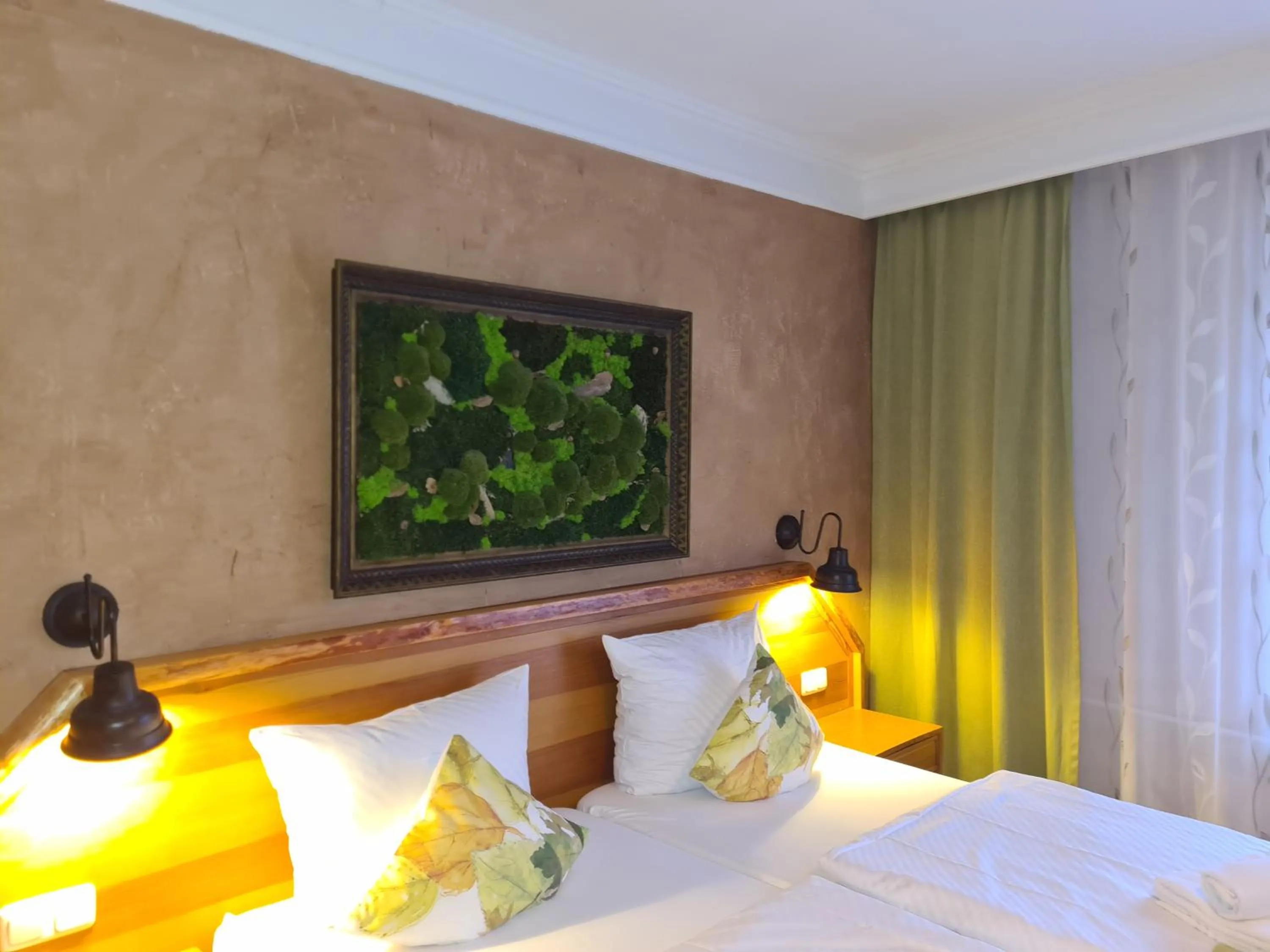 Bed in Hotel-Restaurant Alter Krug Kallinchen