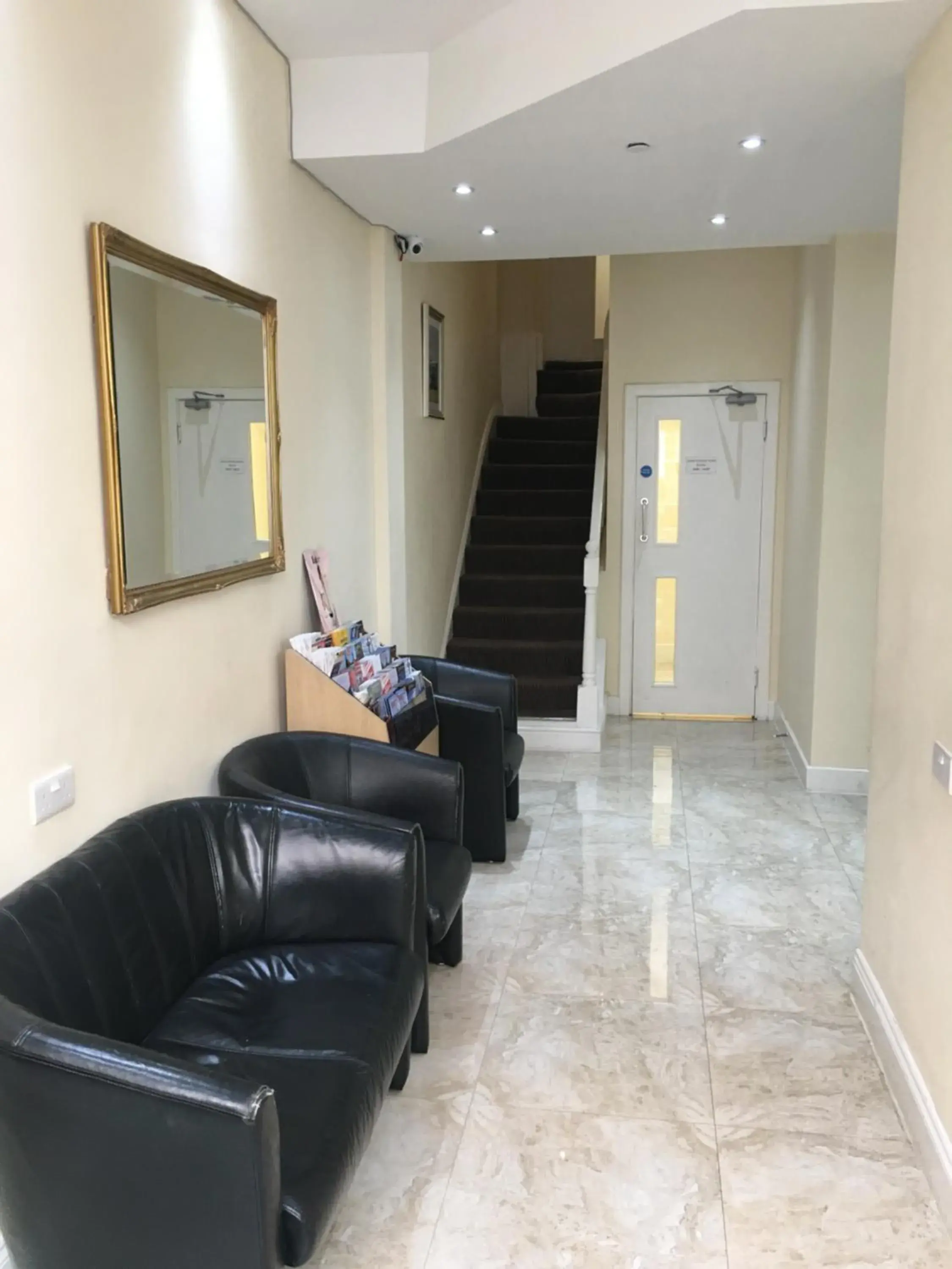 Lobby or reception in Craven Hotel Lobby or reception in Craven Hotel