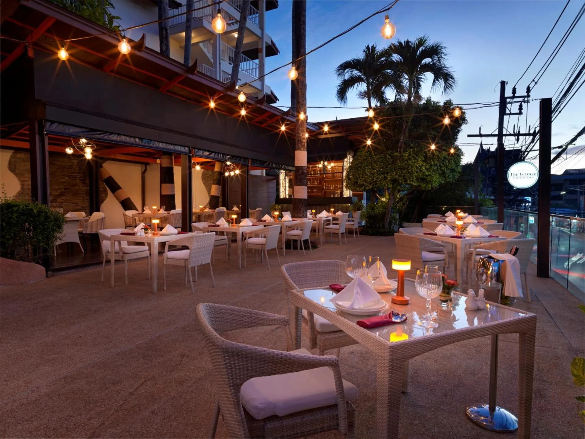 Restaurant/places to eat in Chanalai Flora Resort, Kata Beach