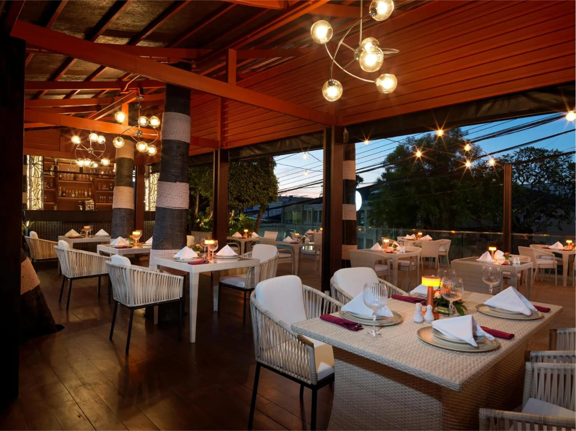 Restaurant/places to eat in Chanalai Flora Resort, Kata Beach