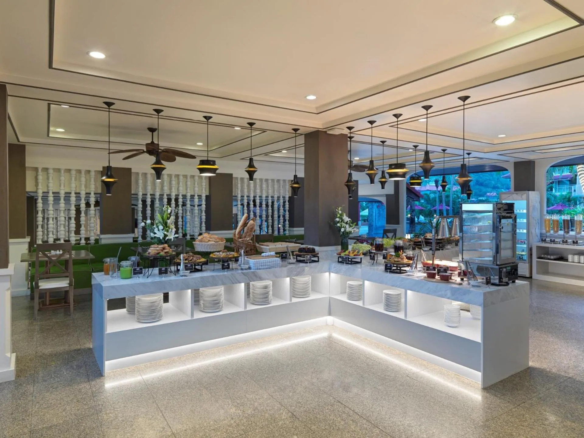 Restaurant/places to eat in Chanalai Flora Resort, Kata Beach