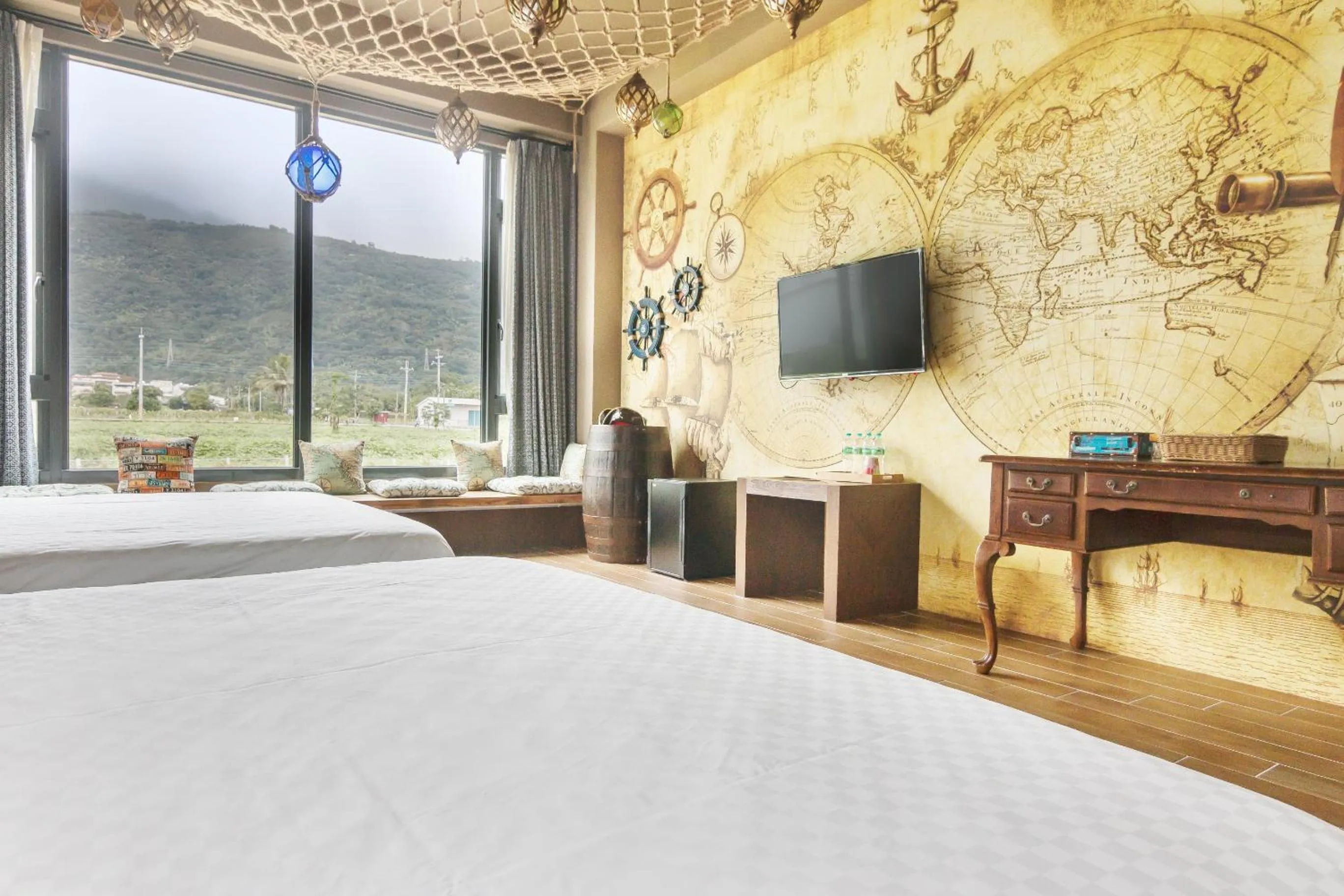 On site, Bed in The Dawn B&B