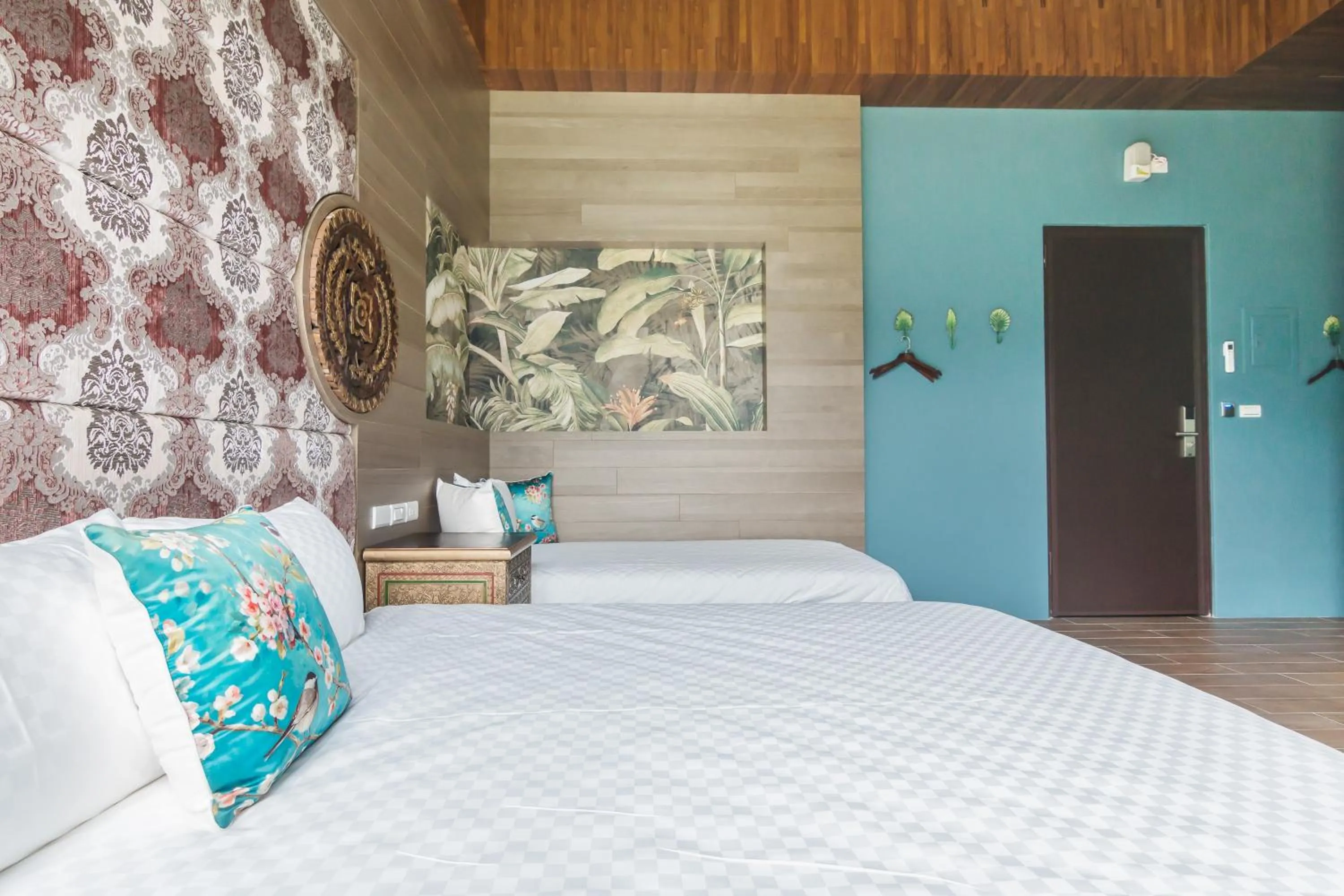 bunk bed, Bed in The Dawn B&B