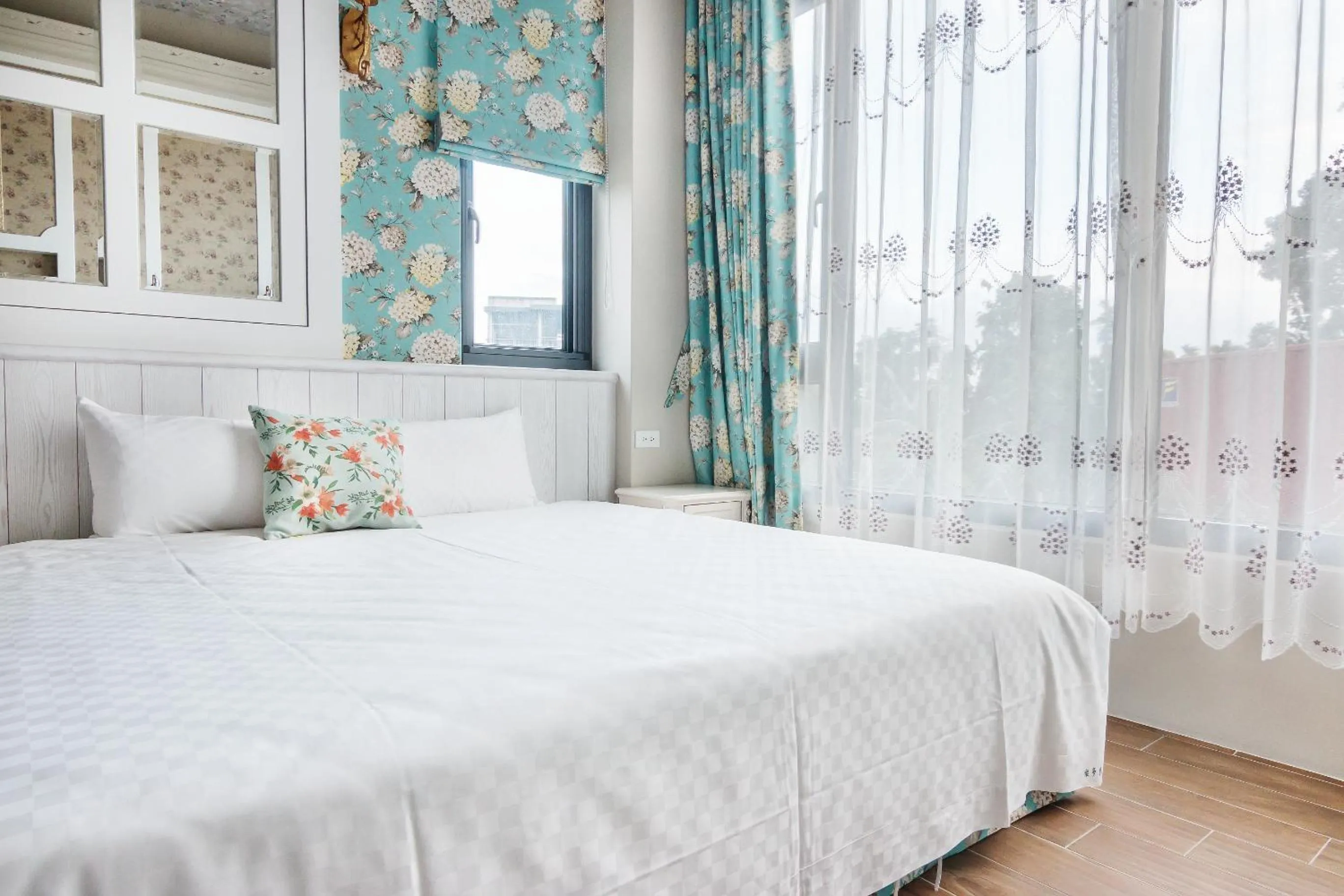 bunk bed, Bed in The Dawn B&B