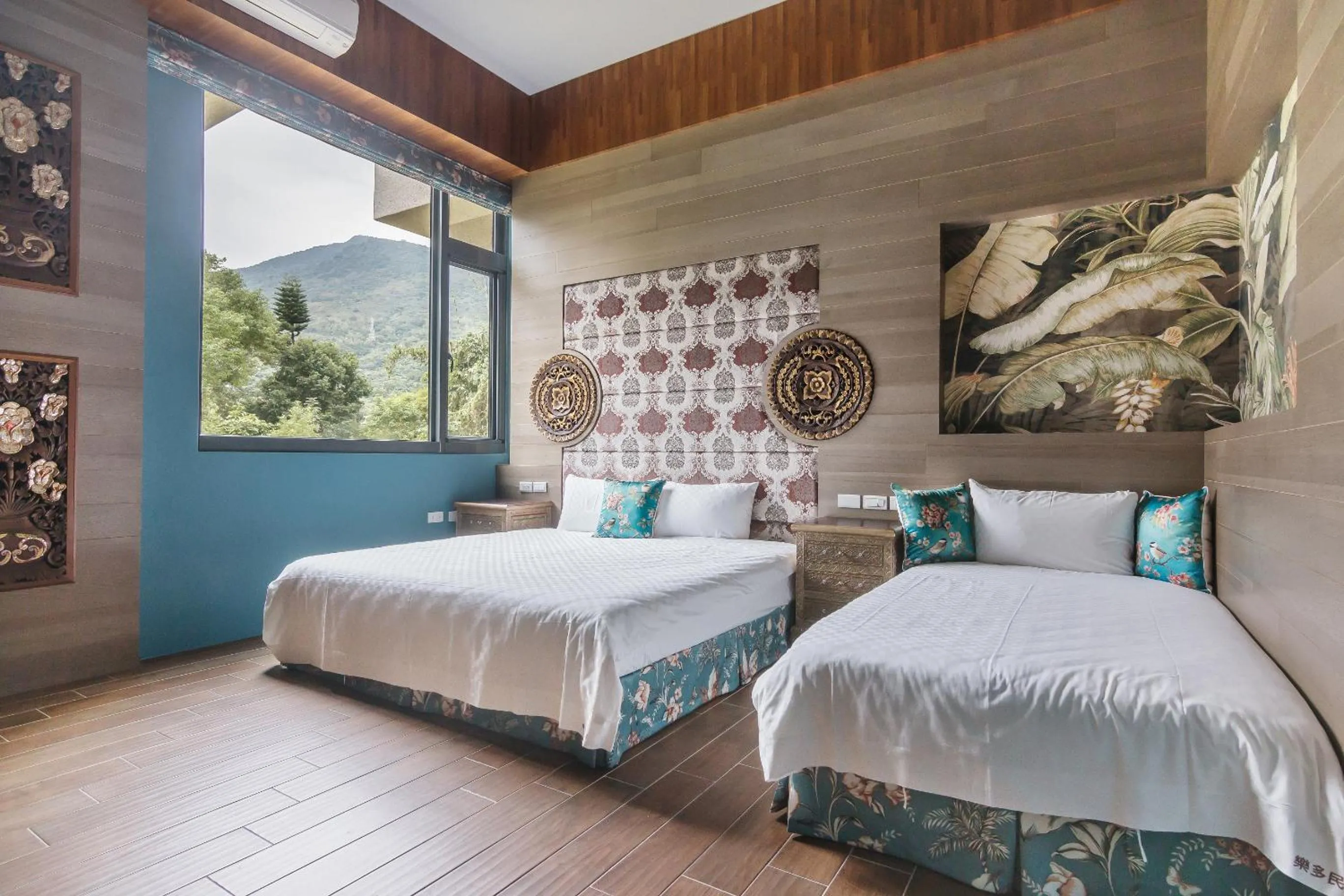 bunk bed, Bed in The Dawn B&B