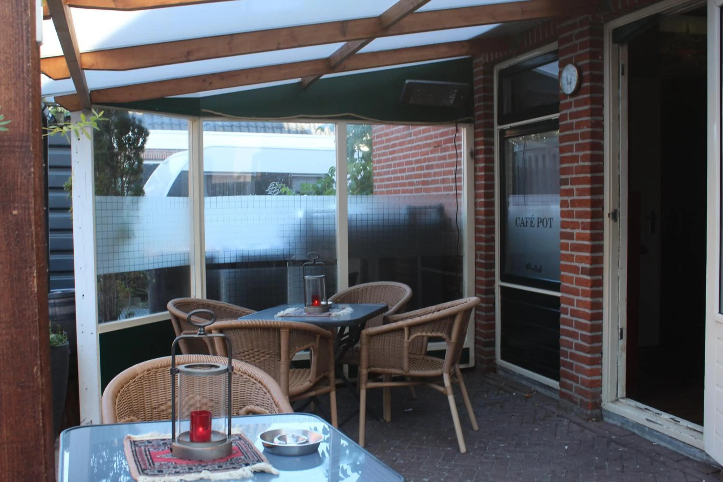 Property building in Hotel,cafe,biljart POT