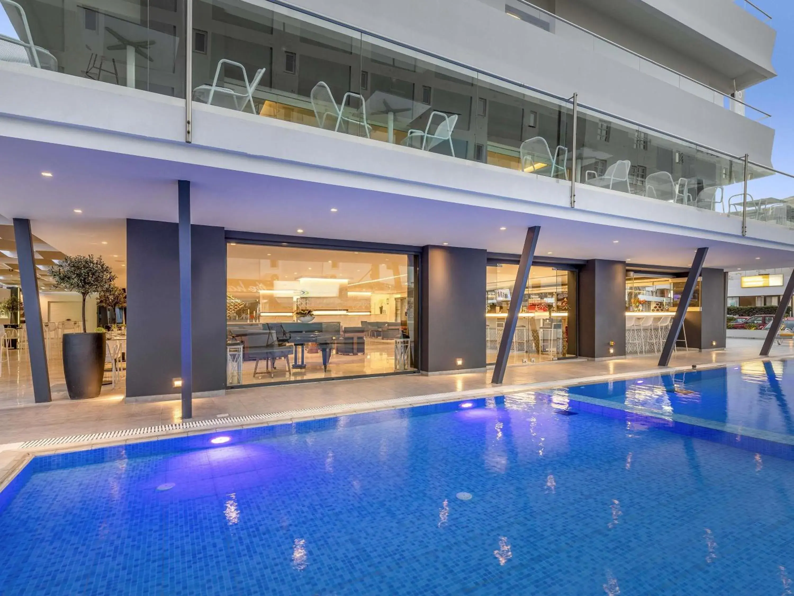 Pool view in Mercure Rhodes Alexia Hotel & Spa Pool view in Mercure Rhodes Alexia Hotel & Spa