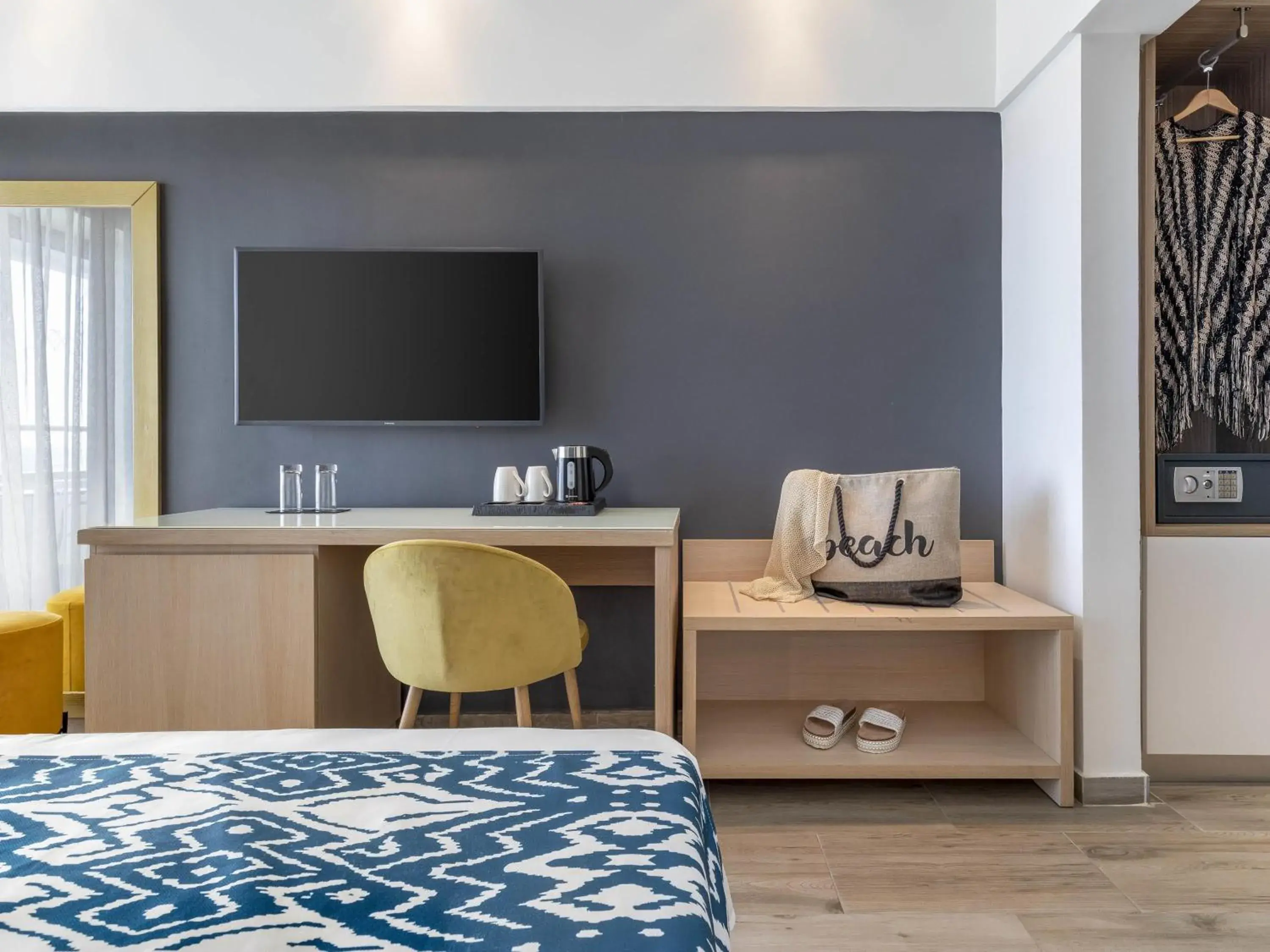 Superior Room with Kingsize bed, single Sofa bed and Balcony in Mercure Rhodes Alexia Hotel & Spa Superior Room with Kingsize bed, single Sofa bed and Balcony in Mercure Rhodes Alexia Hotel & Spa