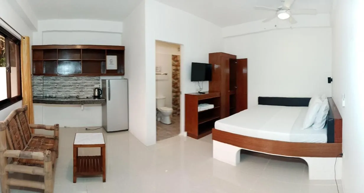 Photo of the whole room in Jalyn's Resort Sabang