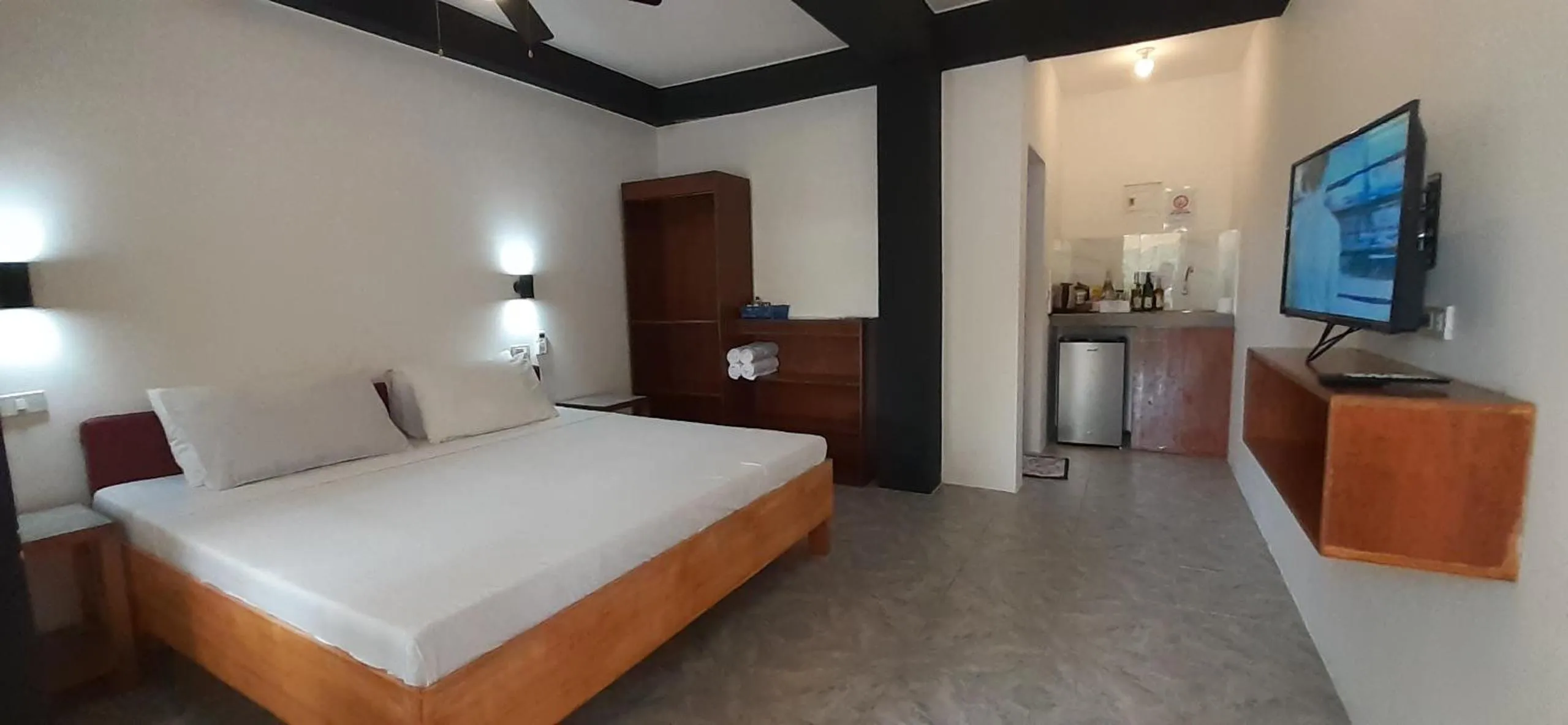 Bed in Jalyn's Resort Sabang