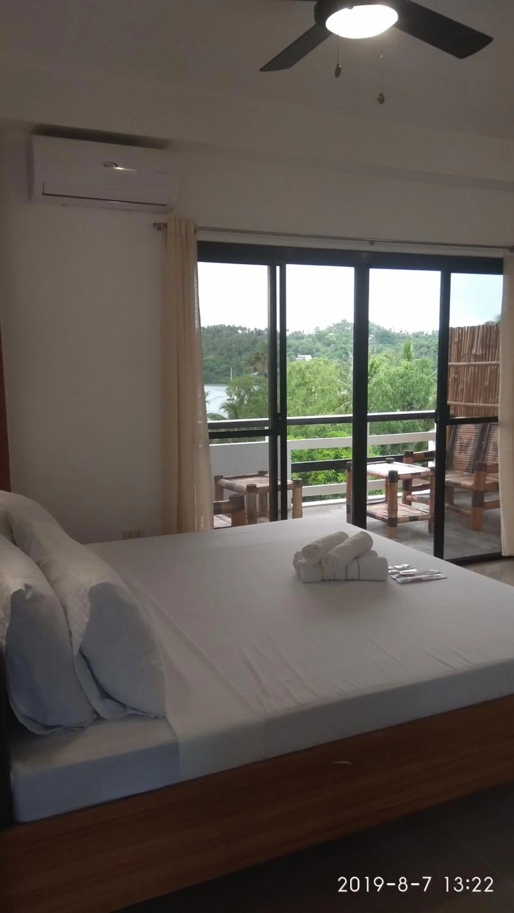 Bed in Jalyn's Resort Sabang