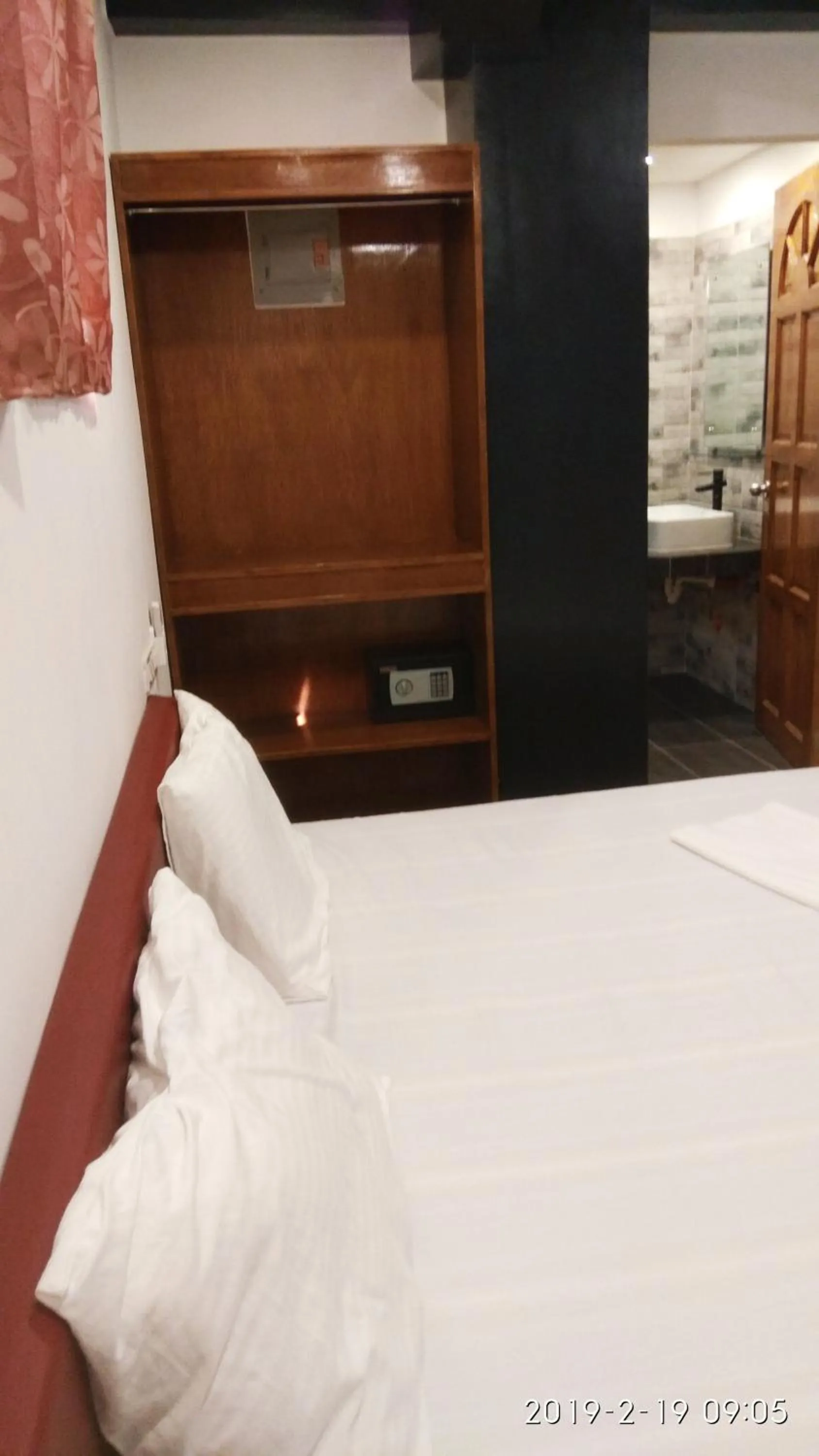 Bed in Jalyn's Resort Sabang