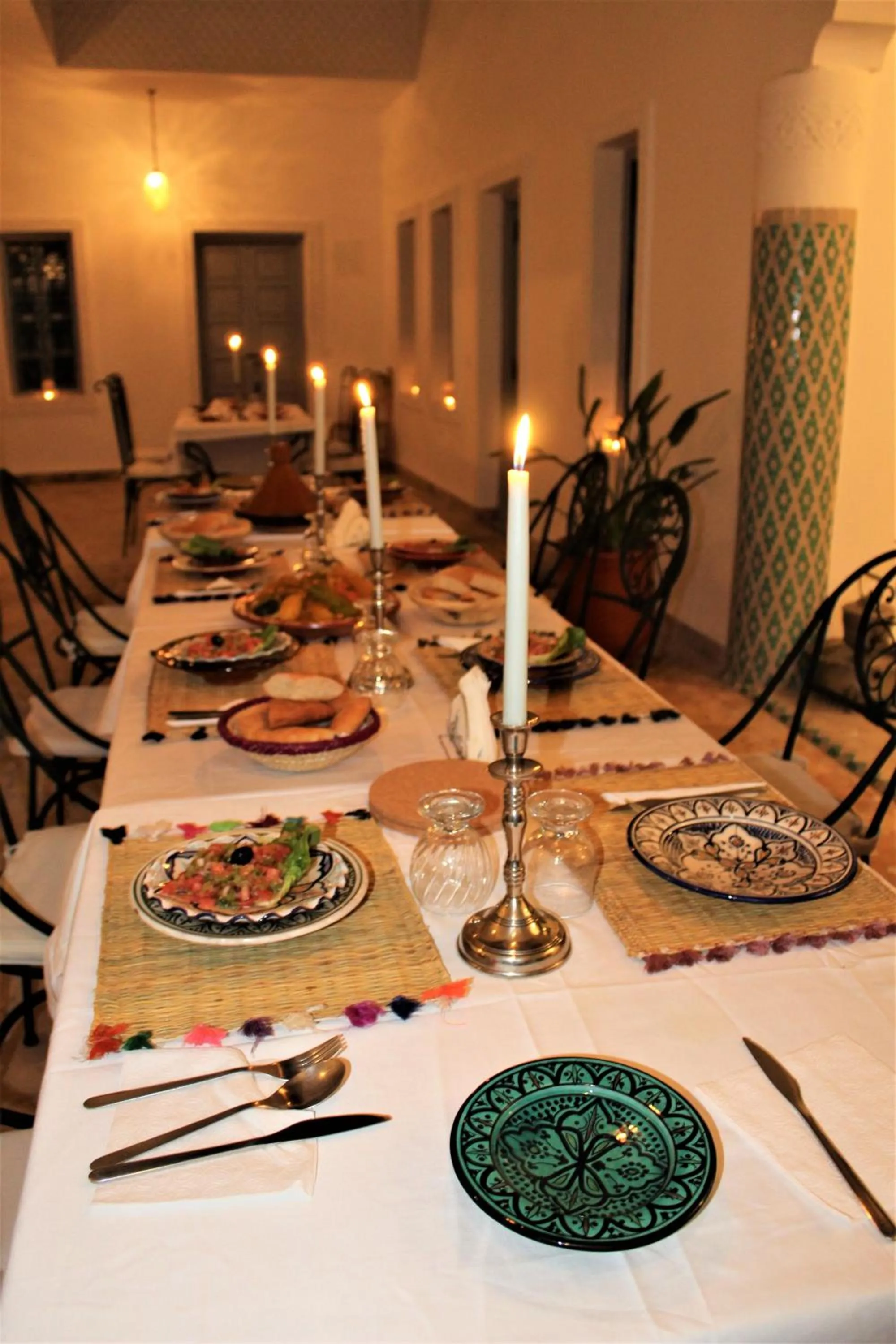 Restaurant/places to eat in Riad El Arco ROOFTOP POOL & Spa