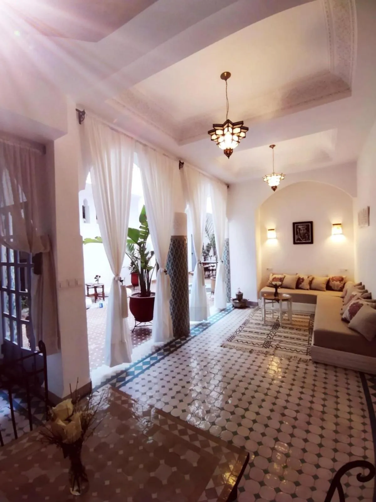 Communal lounge/ TV room, Bed in Riad El Arco ROOFTOP POOL & Spa